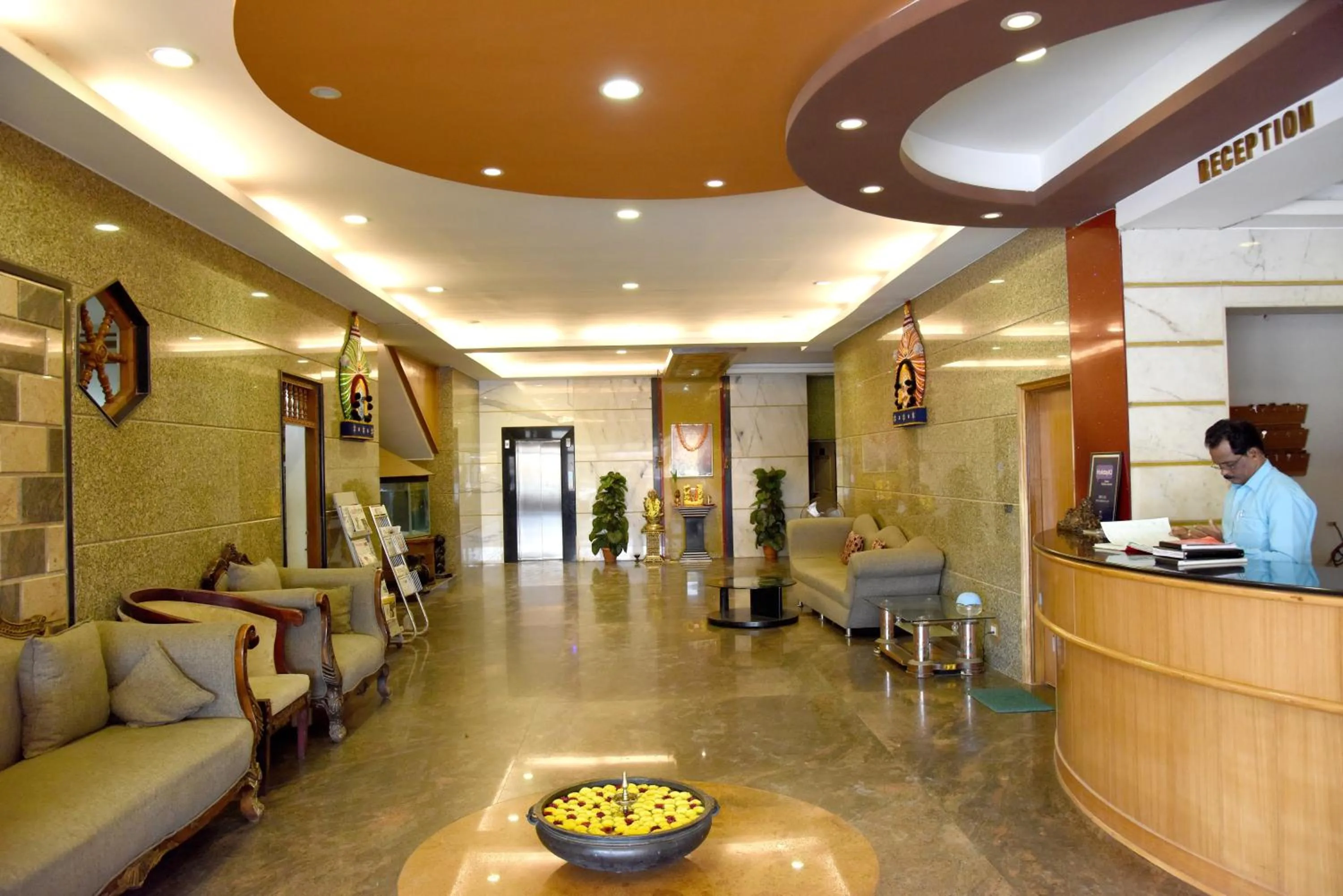Lobby or reception in Hotel Sharada International