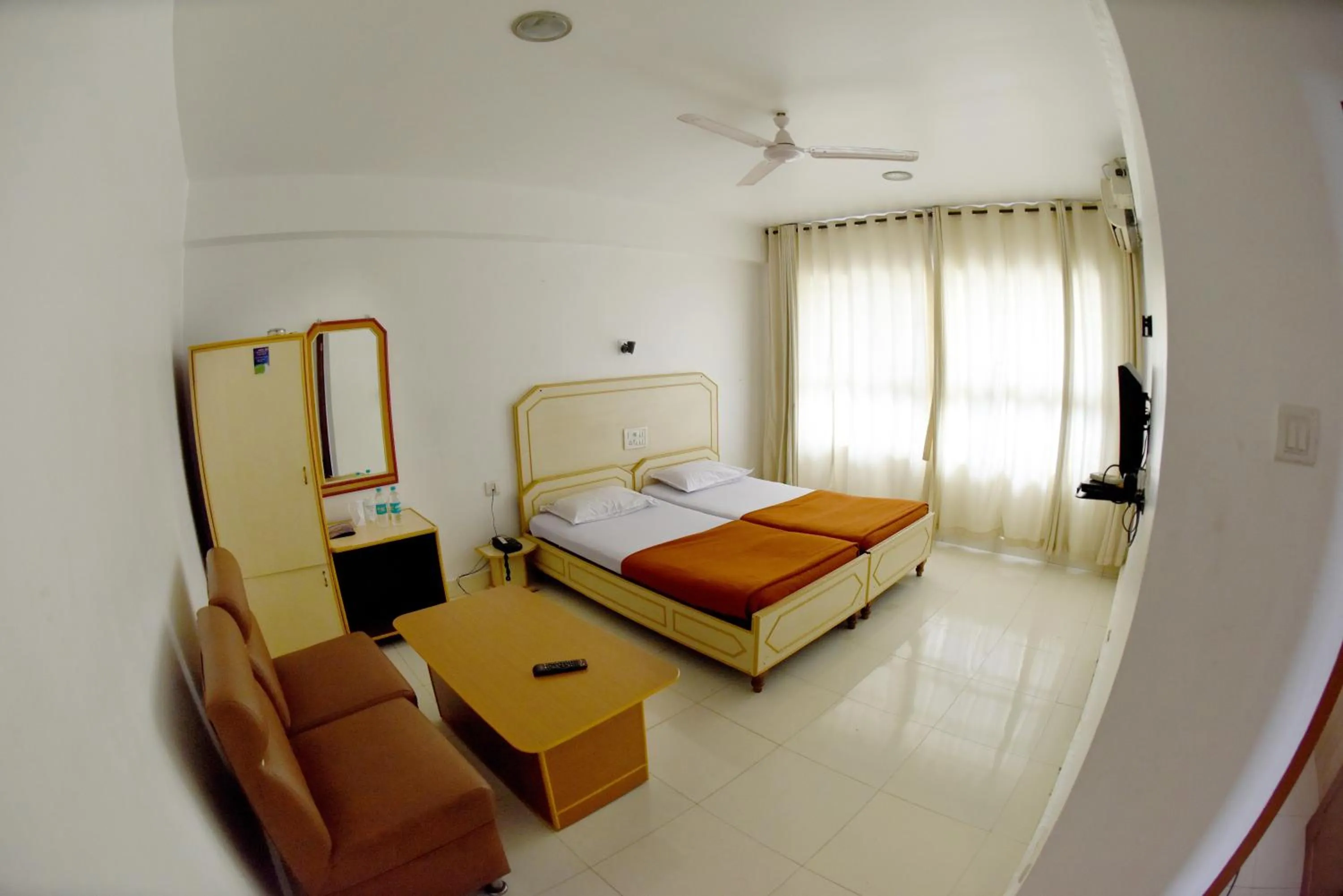 Bedroom, Bed in Hotel Sharada International