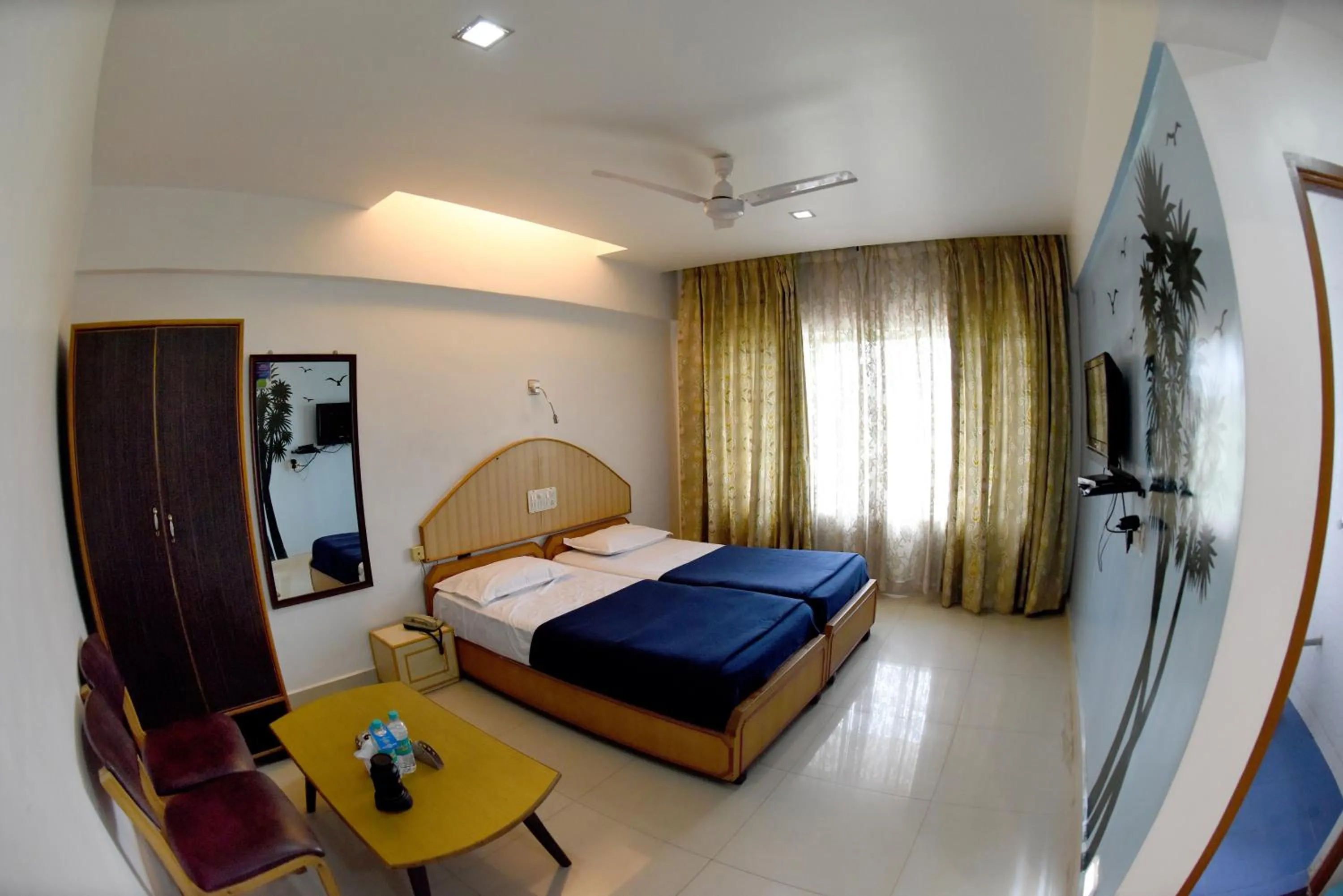 Bedroom, Bed in Hotel Sharada International