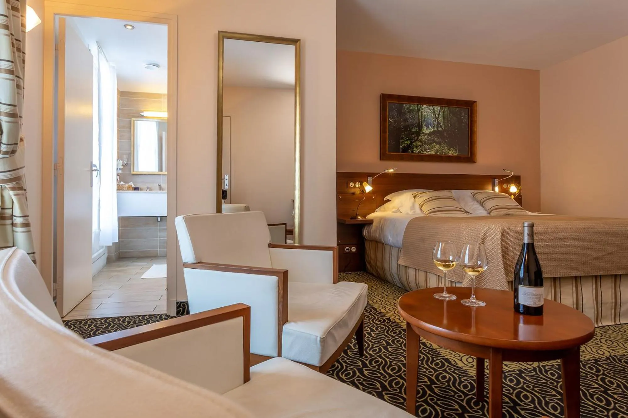 Photo of the whole room, Bed in Hôtel Restaurant Famille Bourgeois "La Cote des Monts Damnés"