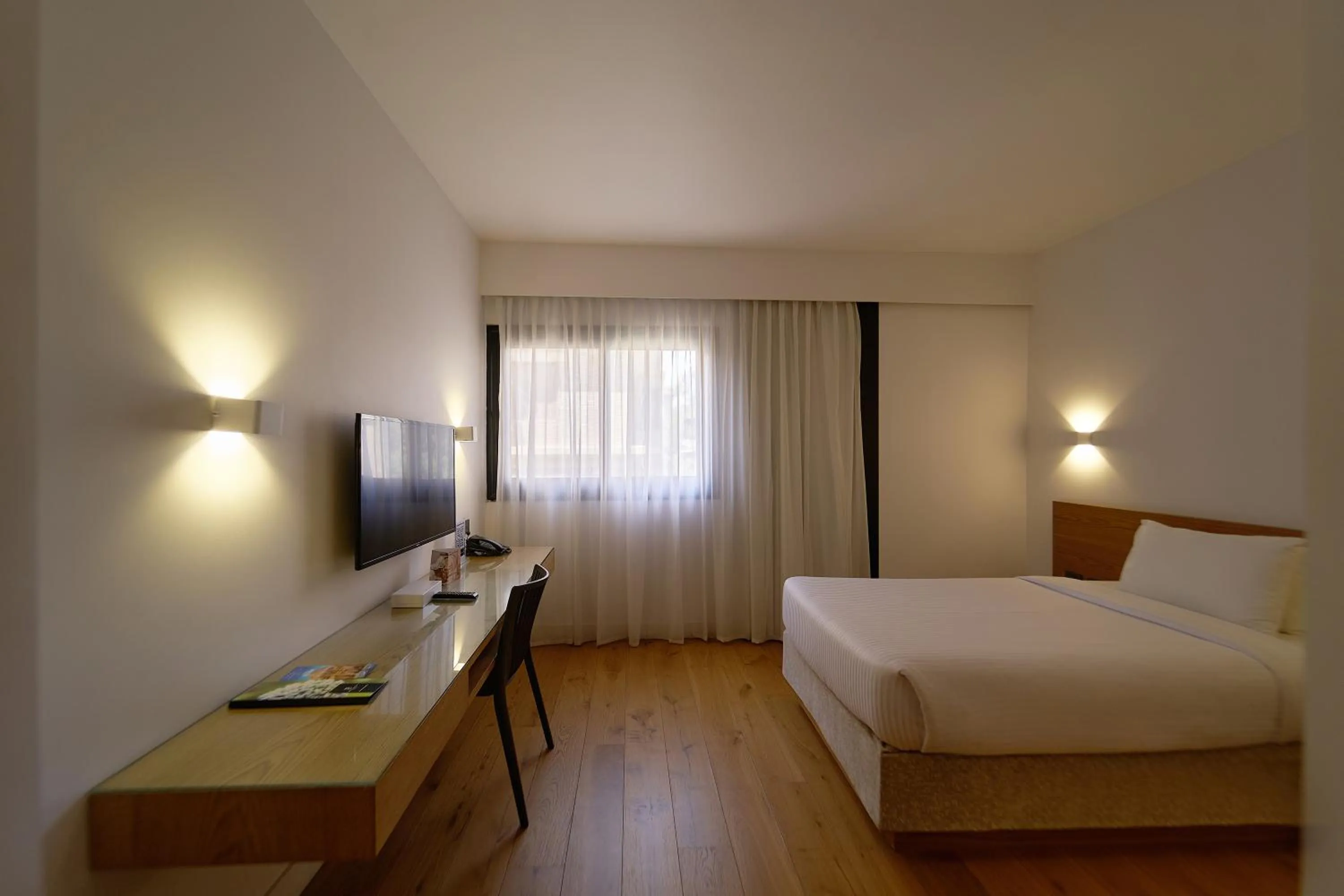 Photo of the whole room, Bed in New President Hotel Cairo