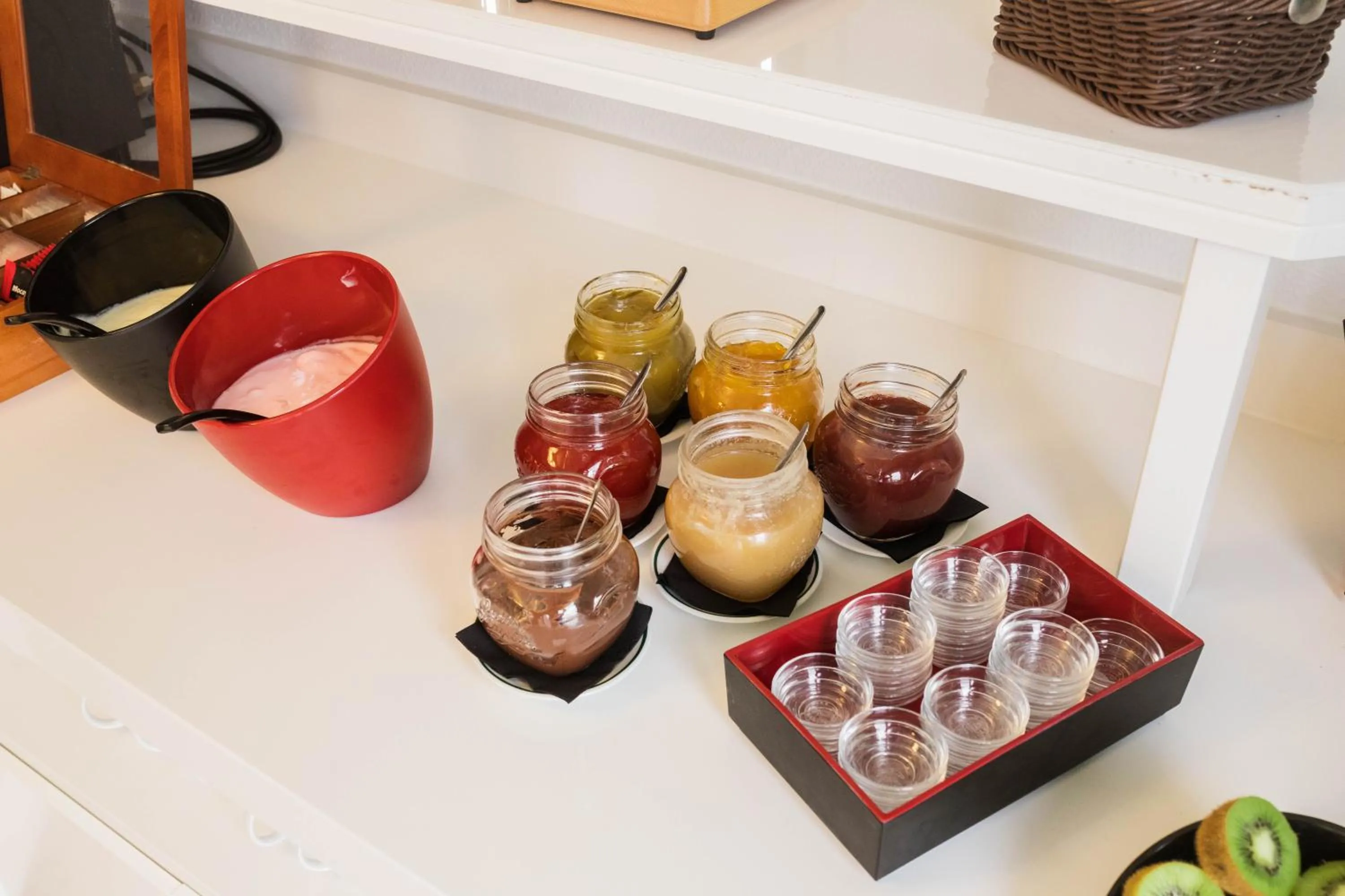 Food and drinks in Apartamentos Los Dragos del Norte