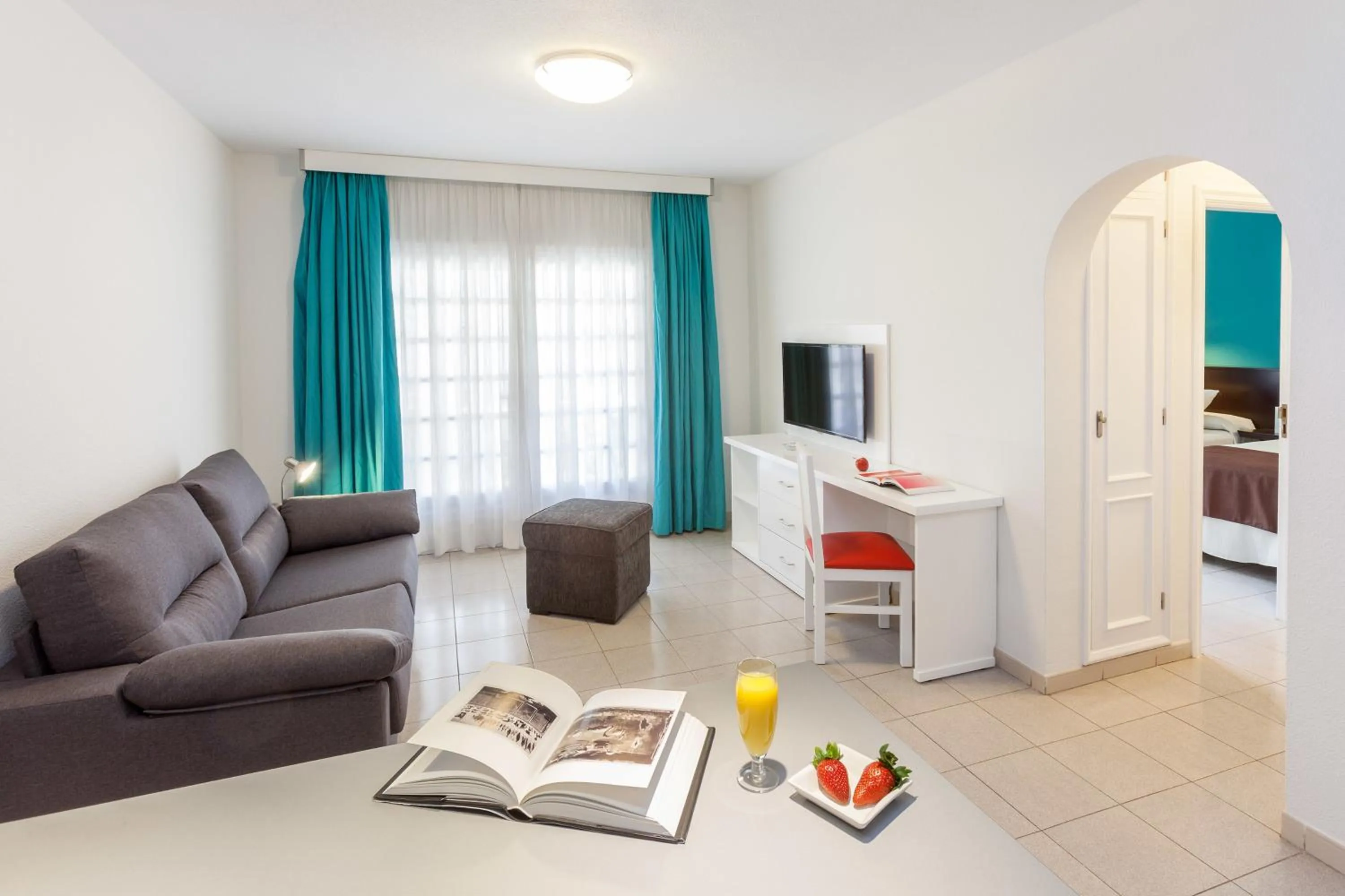 Decorative detail in Apartamentos Los Dragos del Norte