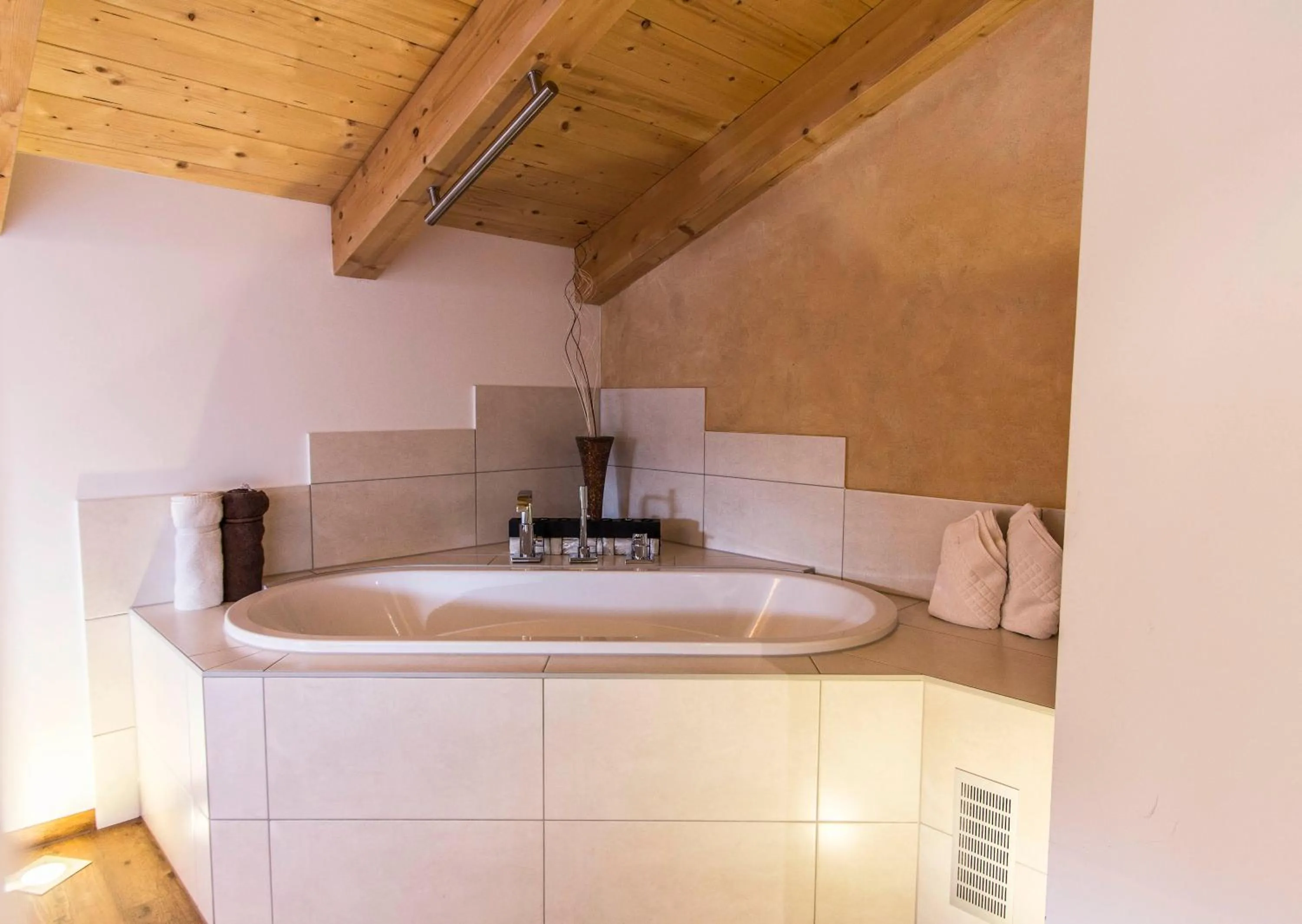 Swimming pool in Hotel Garni Lawens