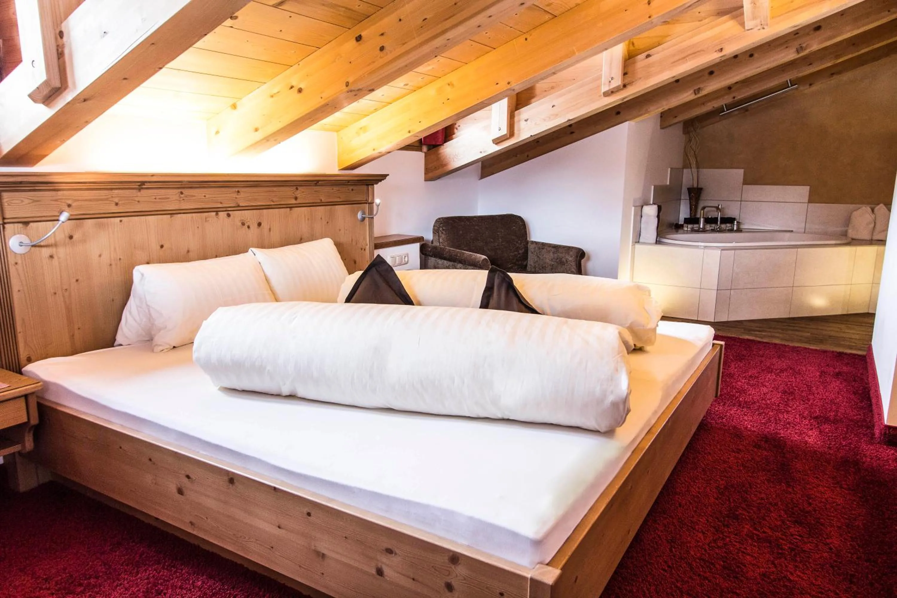 Bed in Hotel Garni Lawens