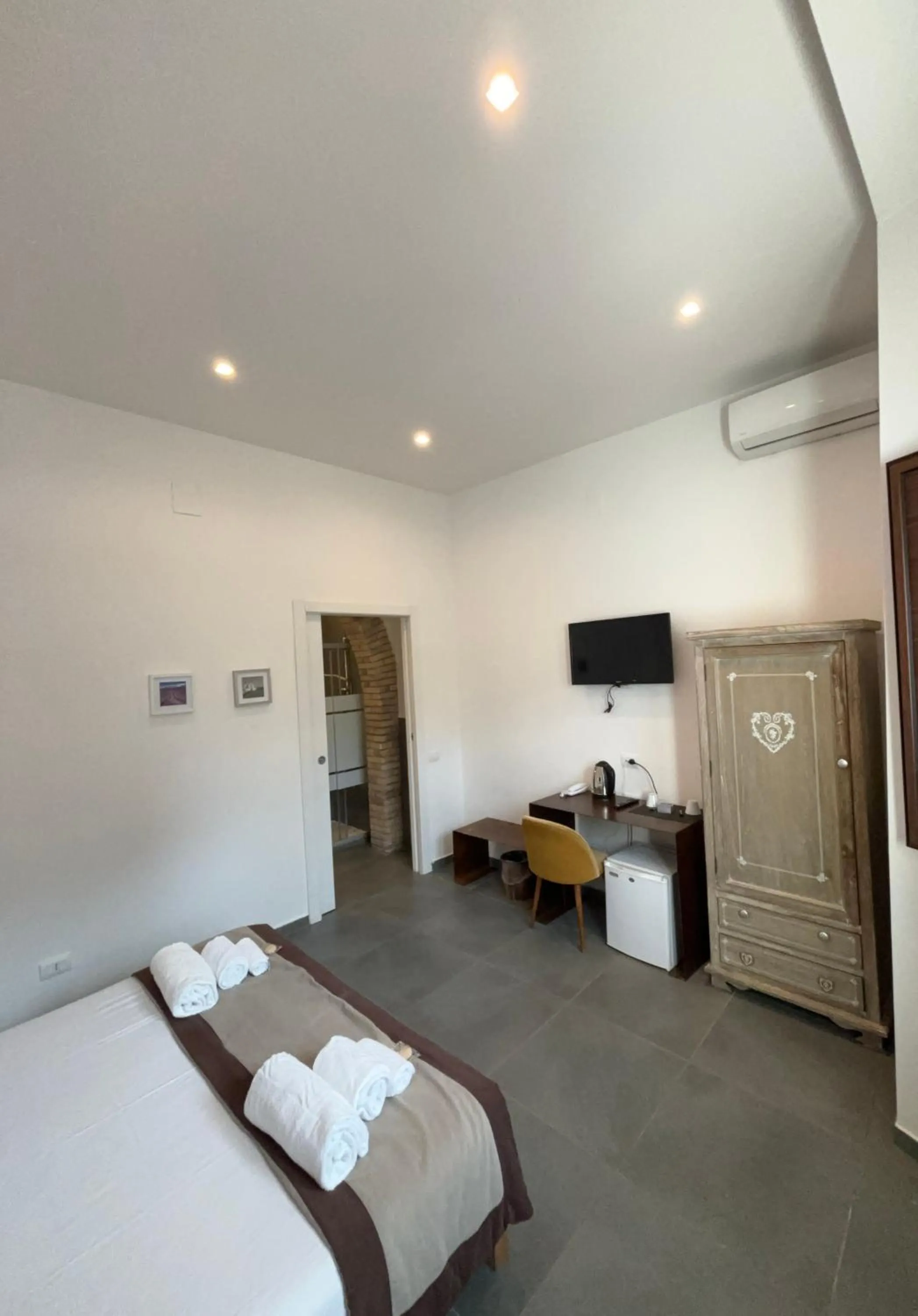 Bedroom, Bed in Hotel Assisivm Antica Dimora AD