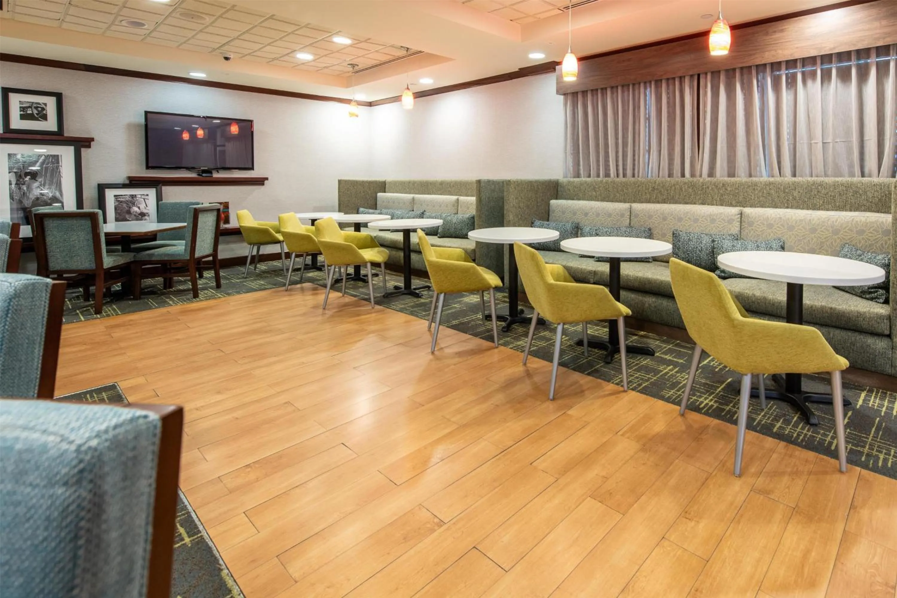 Lobby or reception in Hampton Inn Newport News-Yorktown
