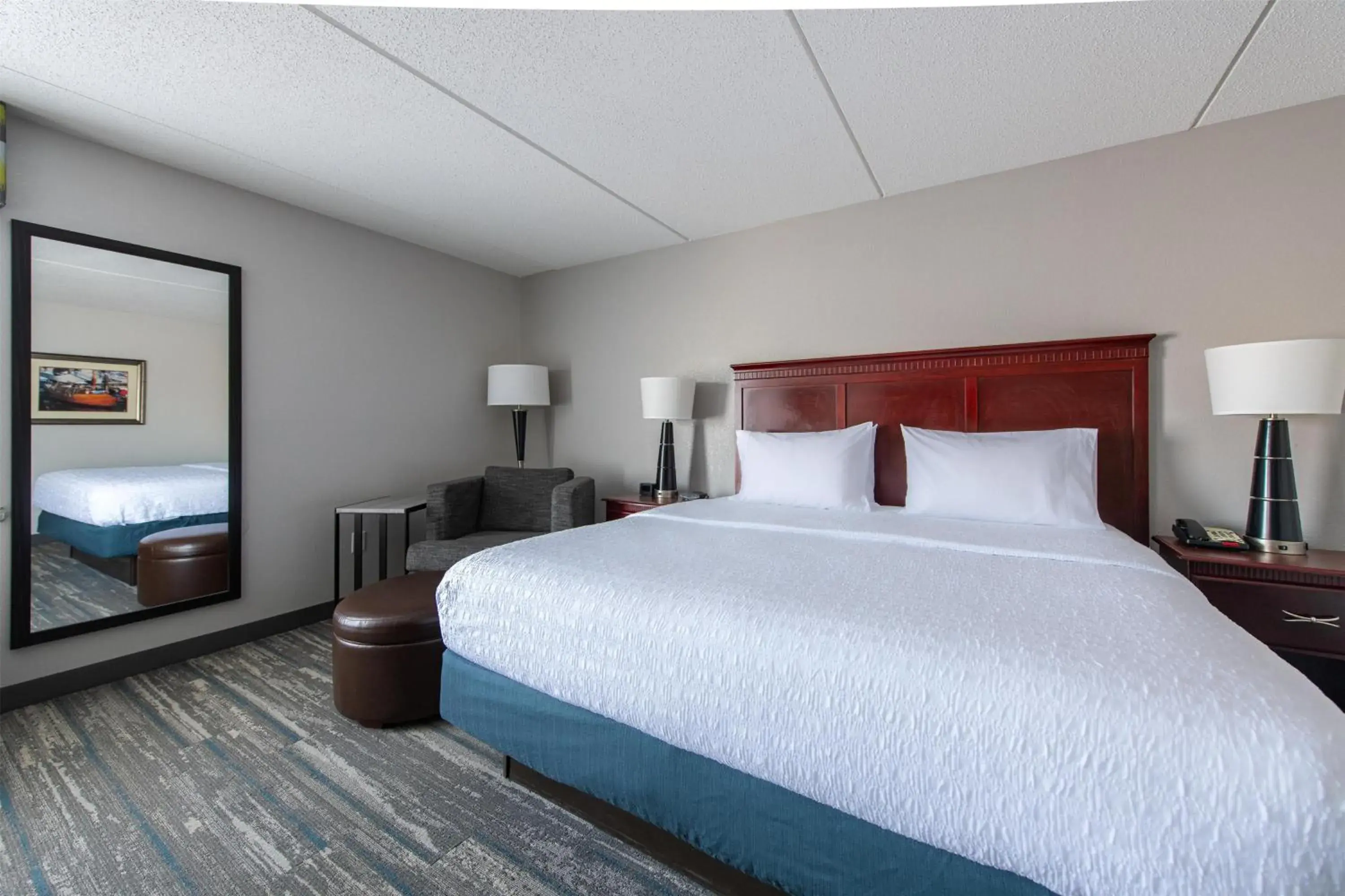 King Room with King Bed - Non-Smoking in Hampton Inn Newport News-Yorktown King Room with King Bed - Non-Smoking in Hampton Inn Newport News-Yorktown