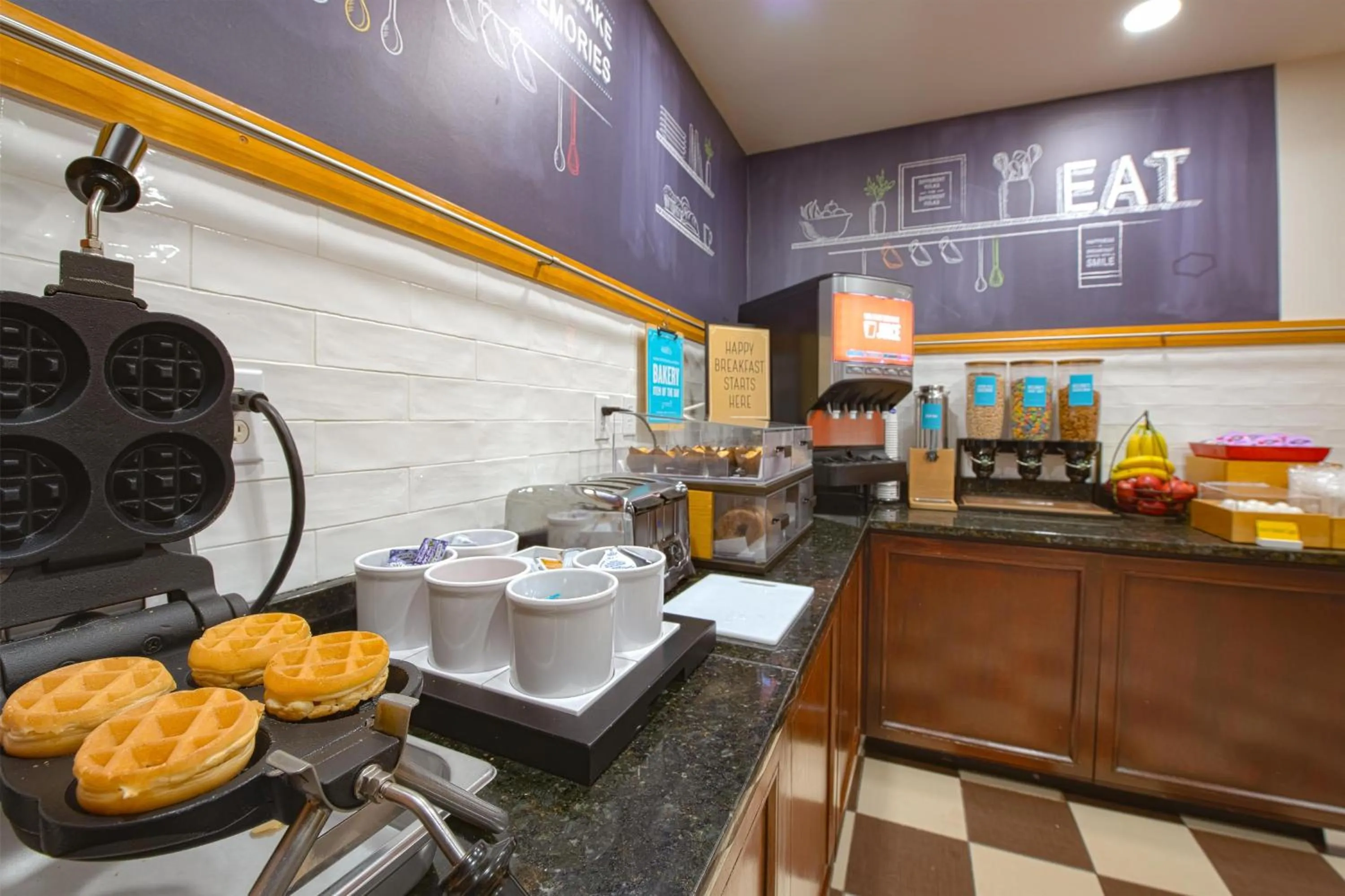 Breakfast in Hampton Inn Newport News-Yorktown