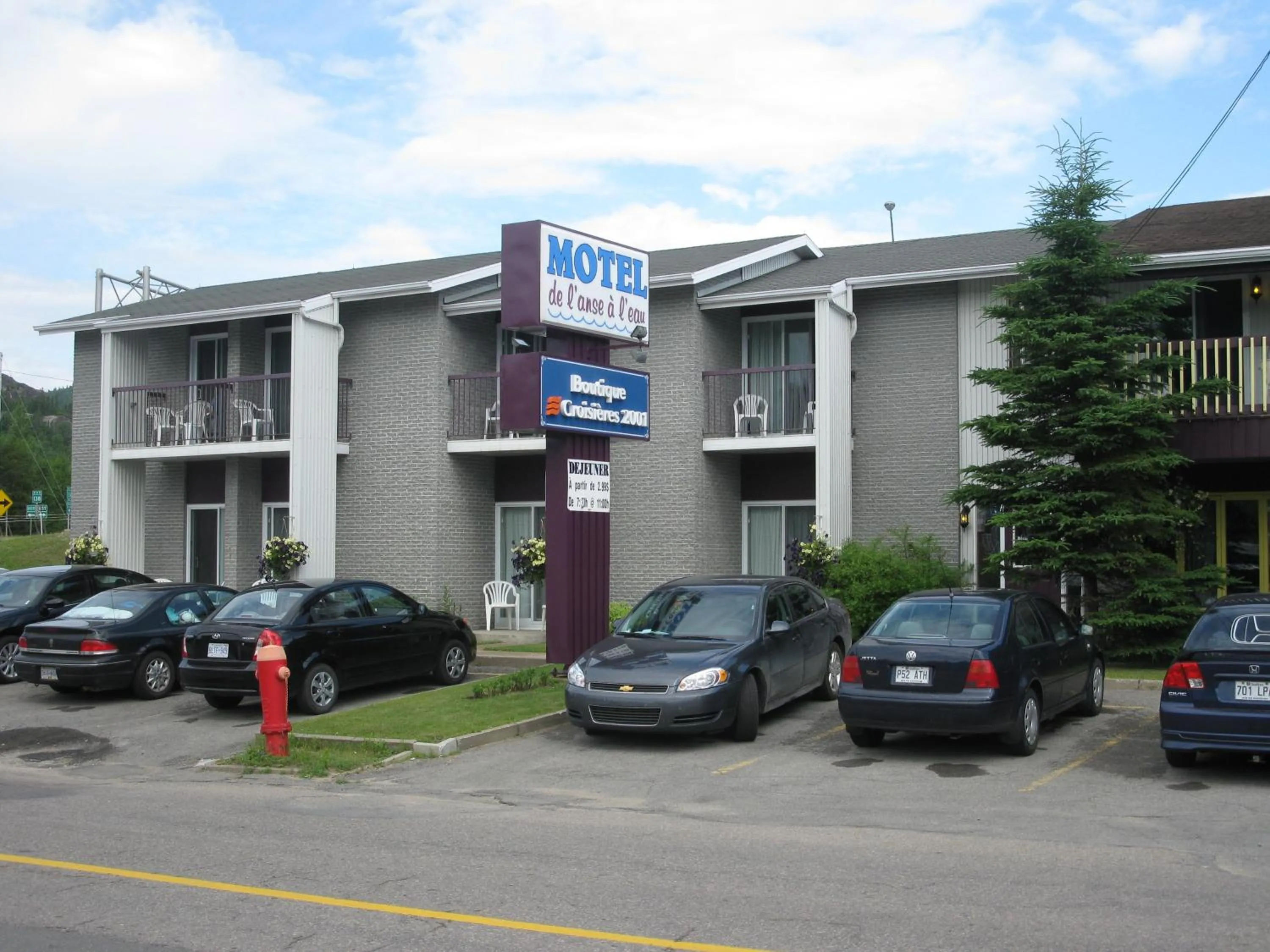 Facade/entrance in Motel de l'Anse a l'Eau
