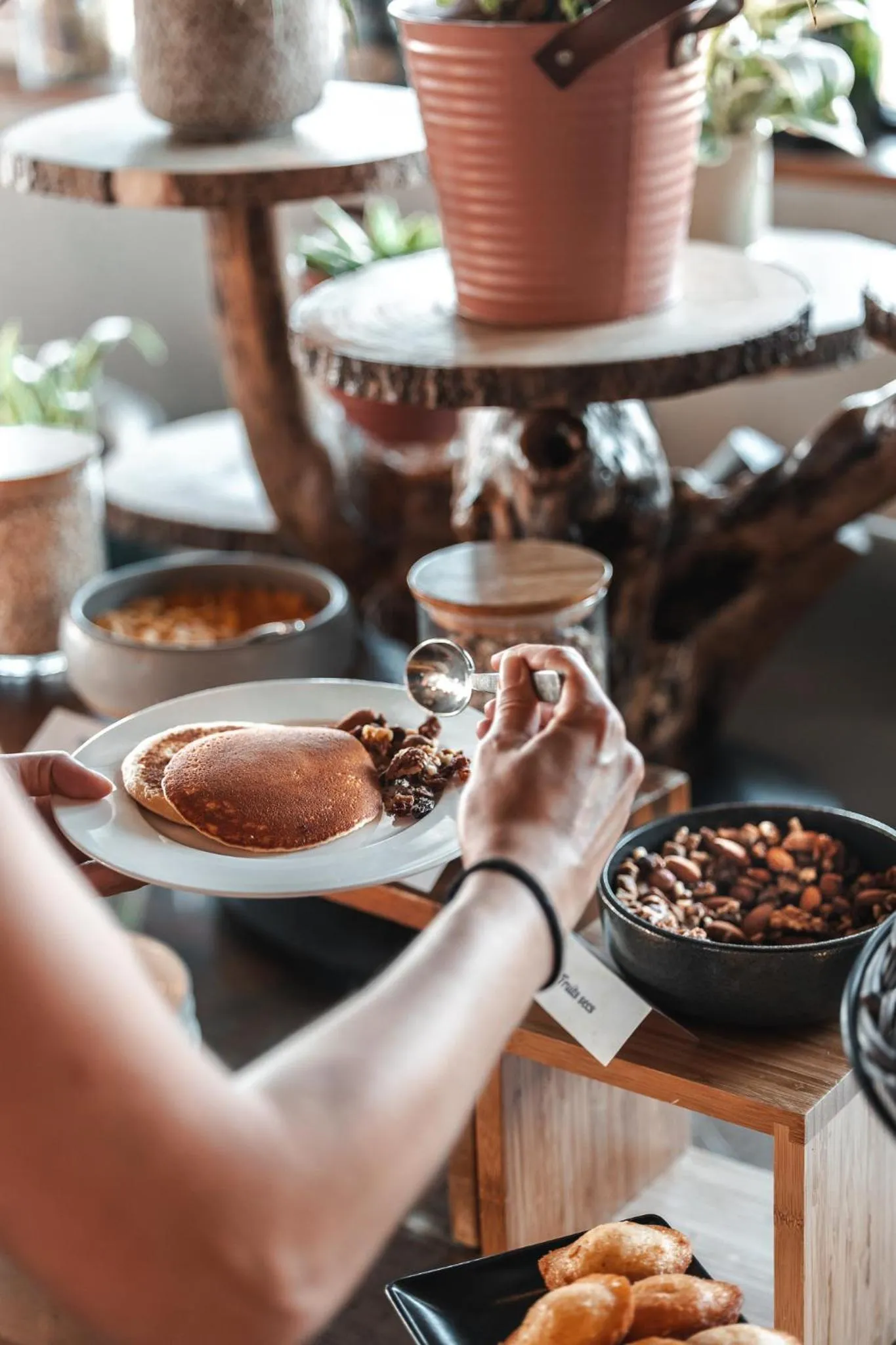 Breakfast in L'Ermitage Hôtel Cuisine-À-Manger