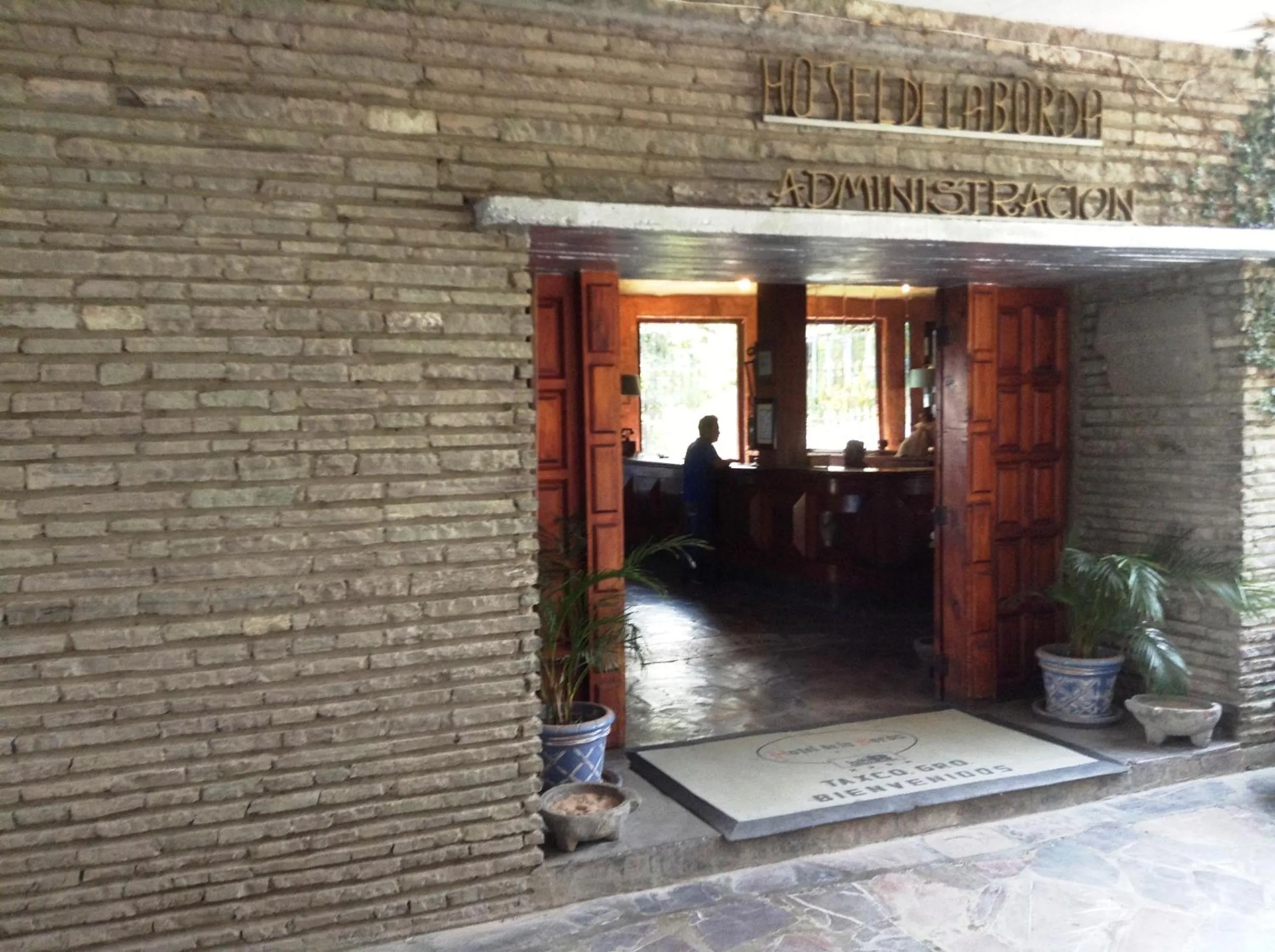 Facade/entrance in Hotel De La Borda