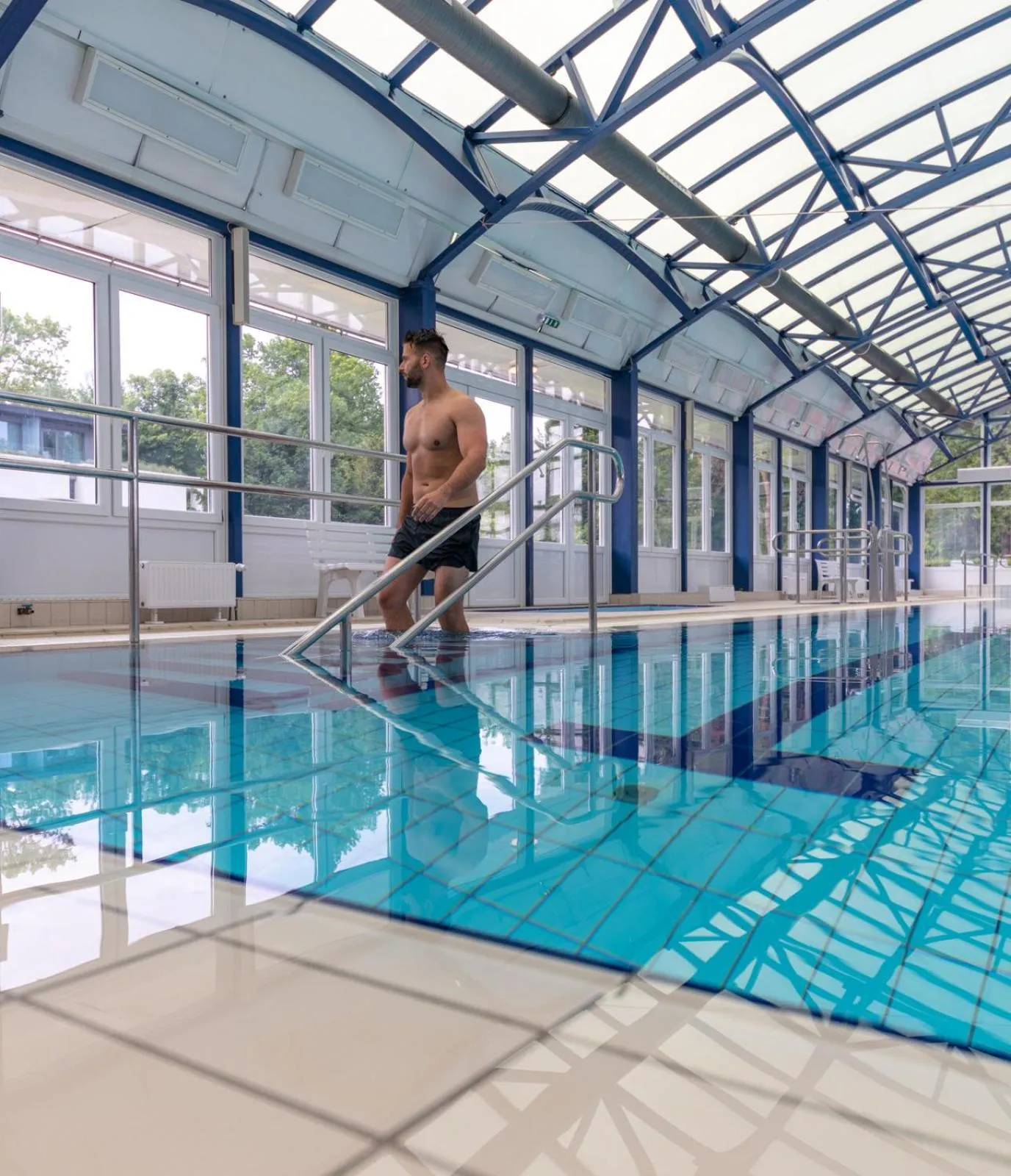 Swimming pool in Hotel OTP Balatonszemes
