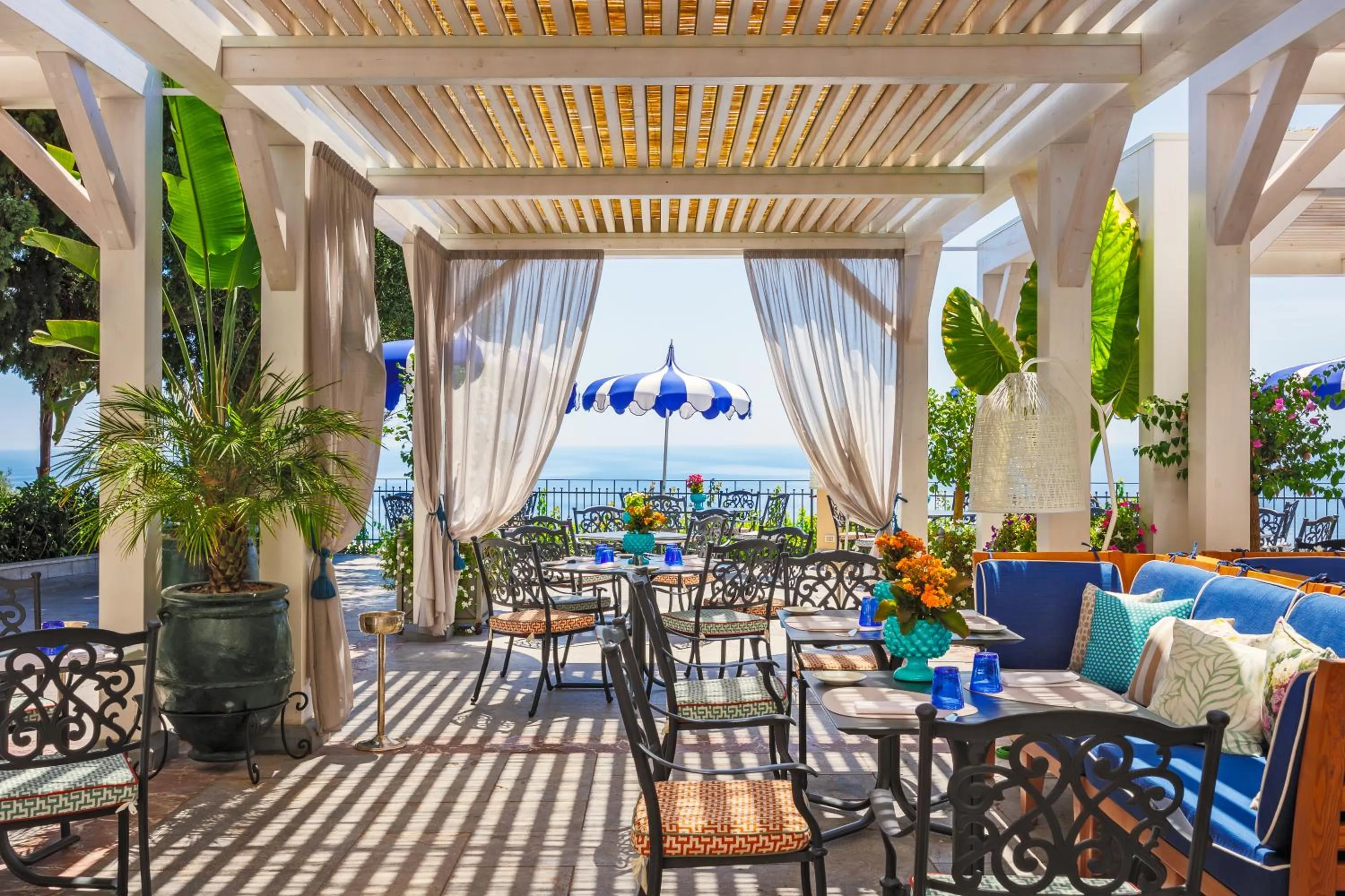 Restaurant/places to eat in Grand Hotel San Pietro Taormina