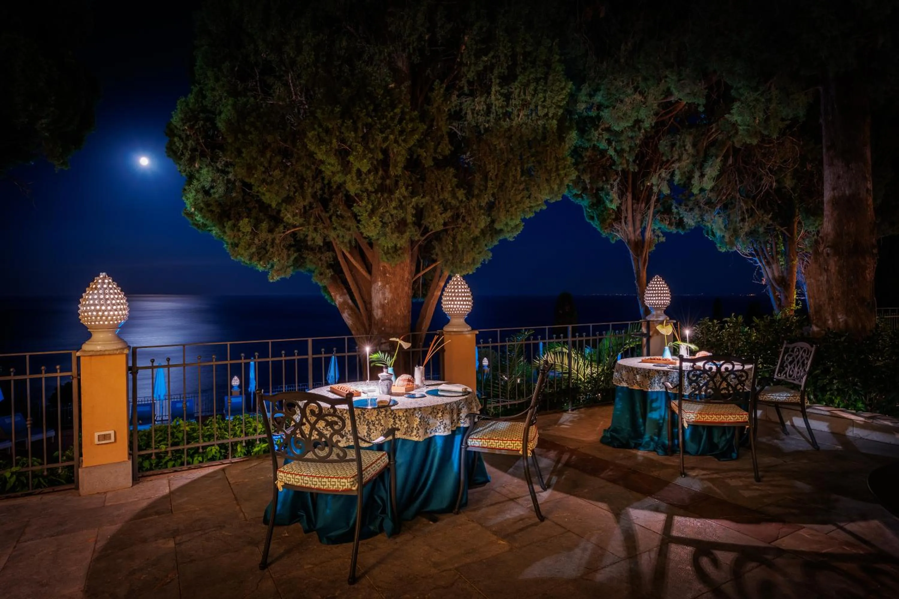 Restaurant/places to eat in Grand Hotel San Pietro Taormina