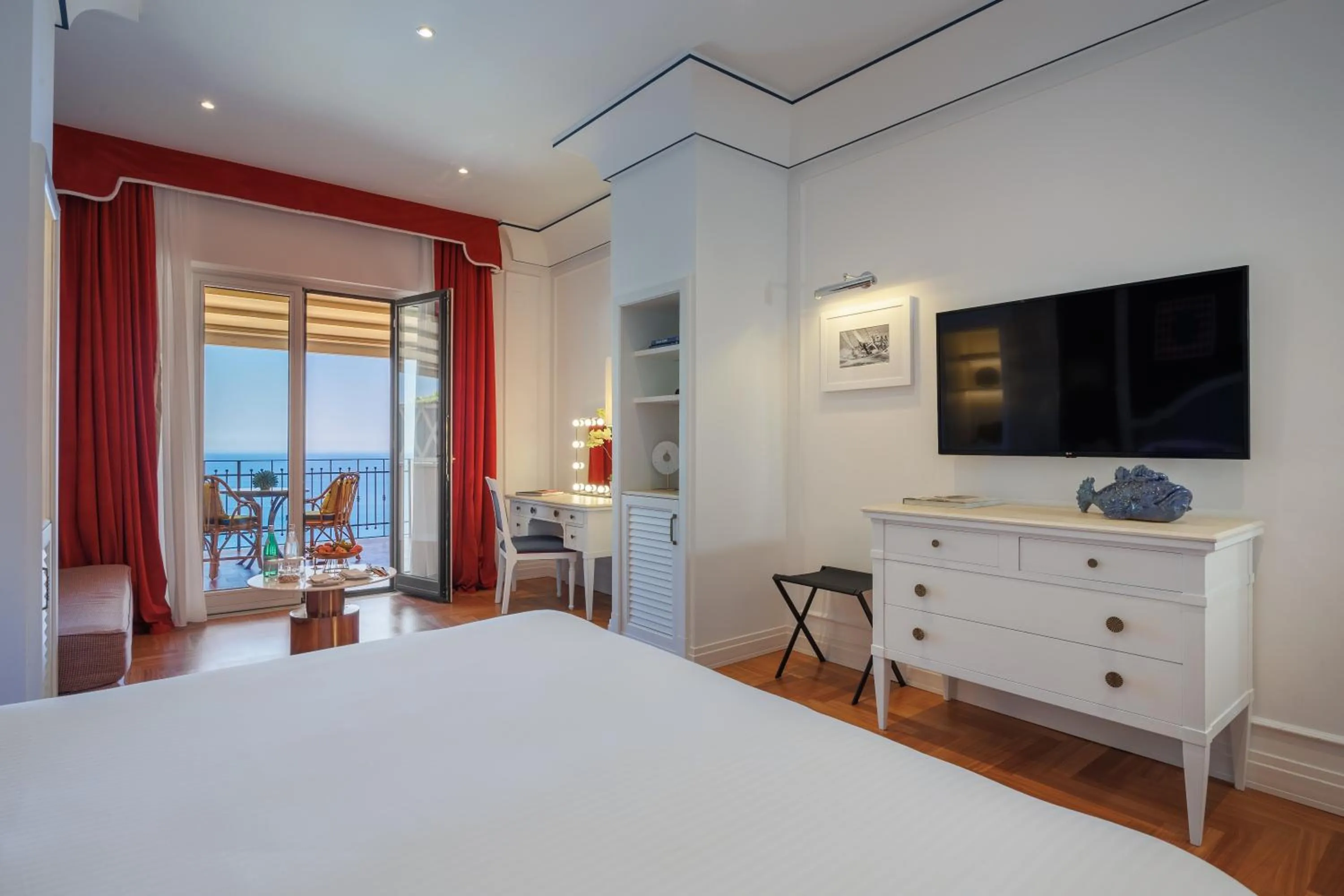 Bedroom, Bed in Grand Hotel San Pietro Taormina