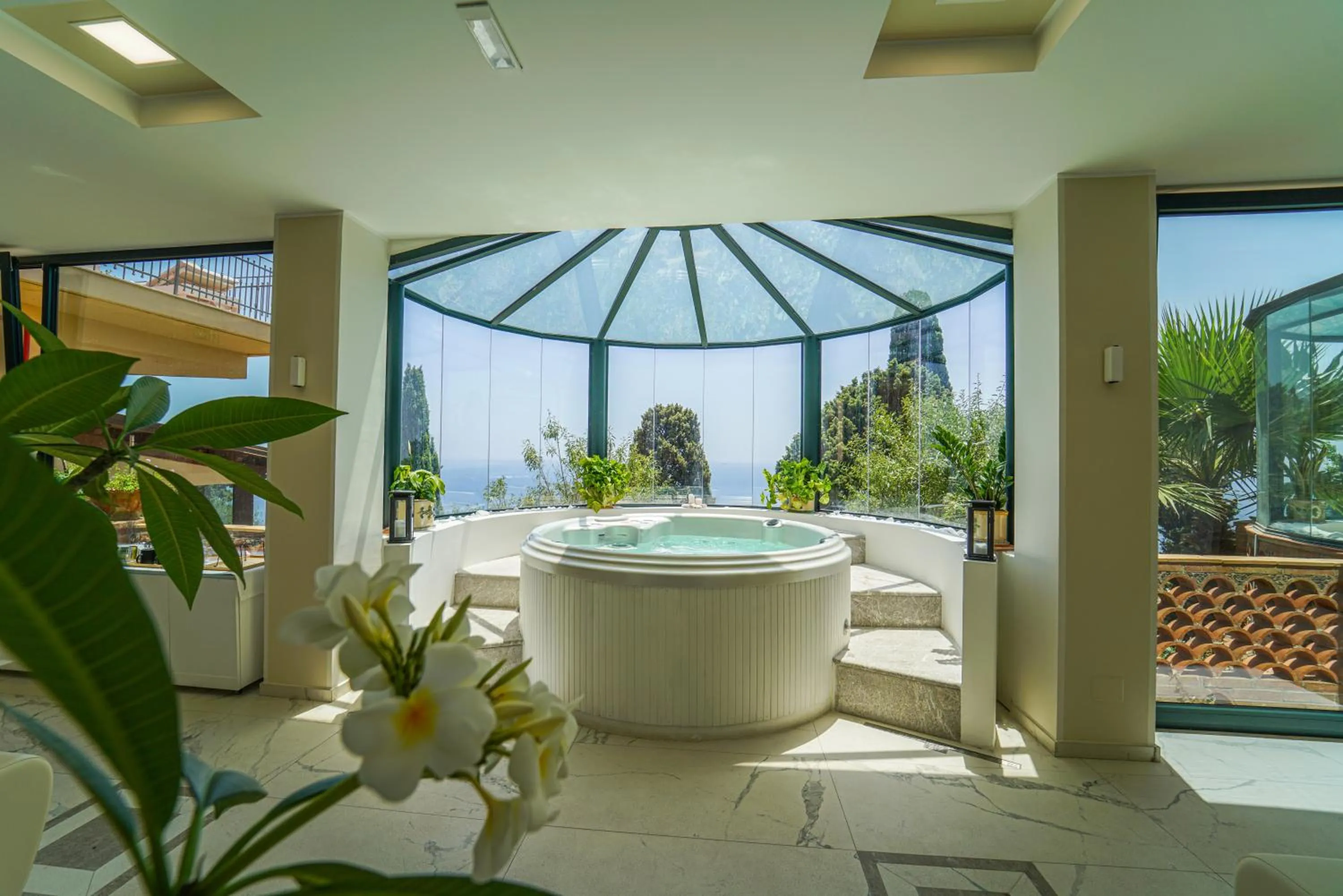 Hot Tub in Grand Hotel San Pietro Taormina