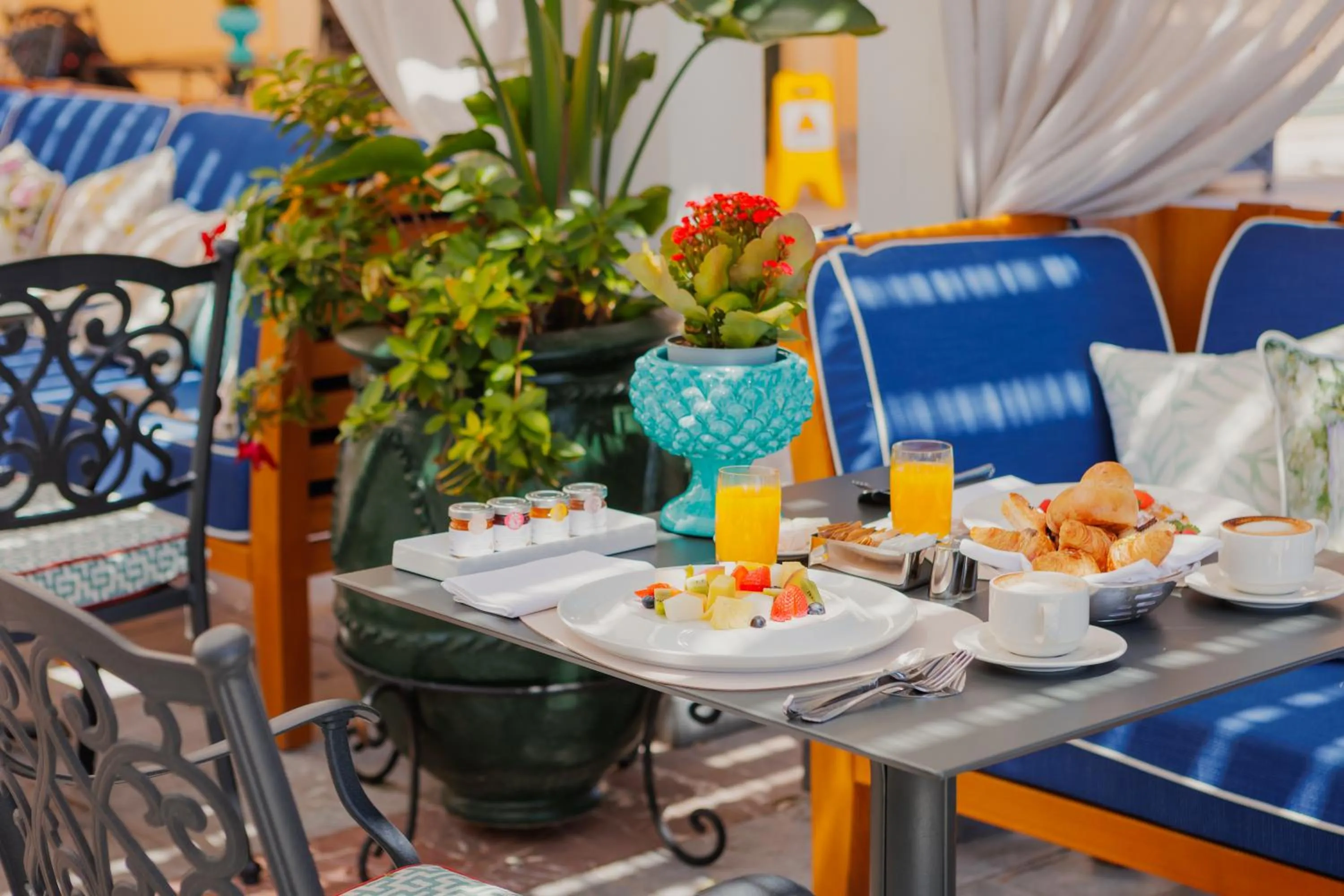 Restaurant/places to eat in Grand Hotel San Pietro Taormina