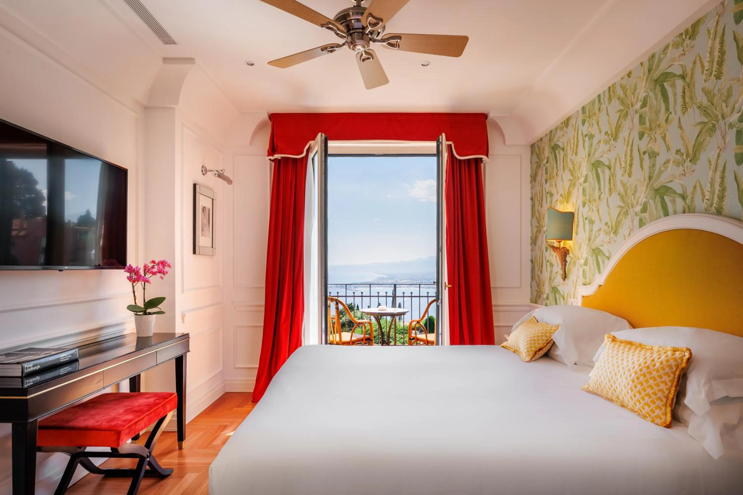 Bedroom, Bed in Grand Hotel San Pietro Taormina