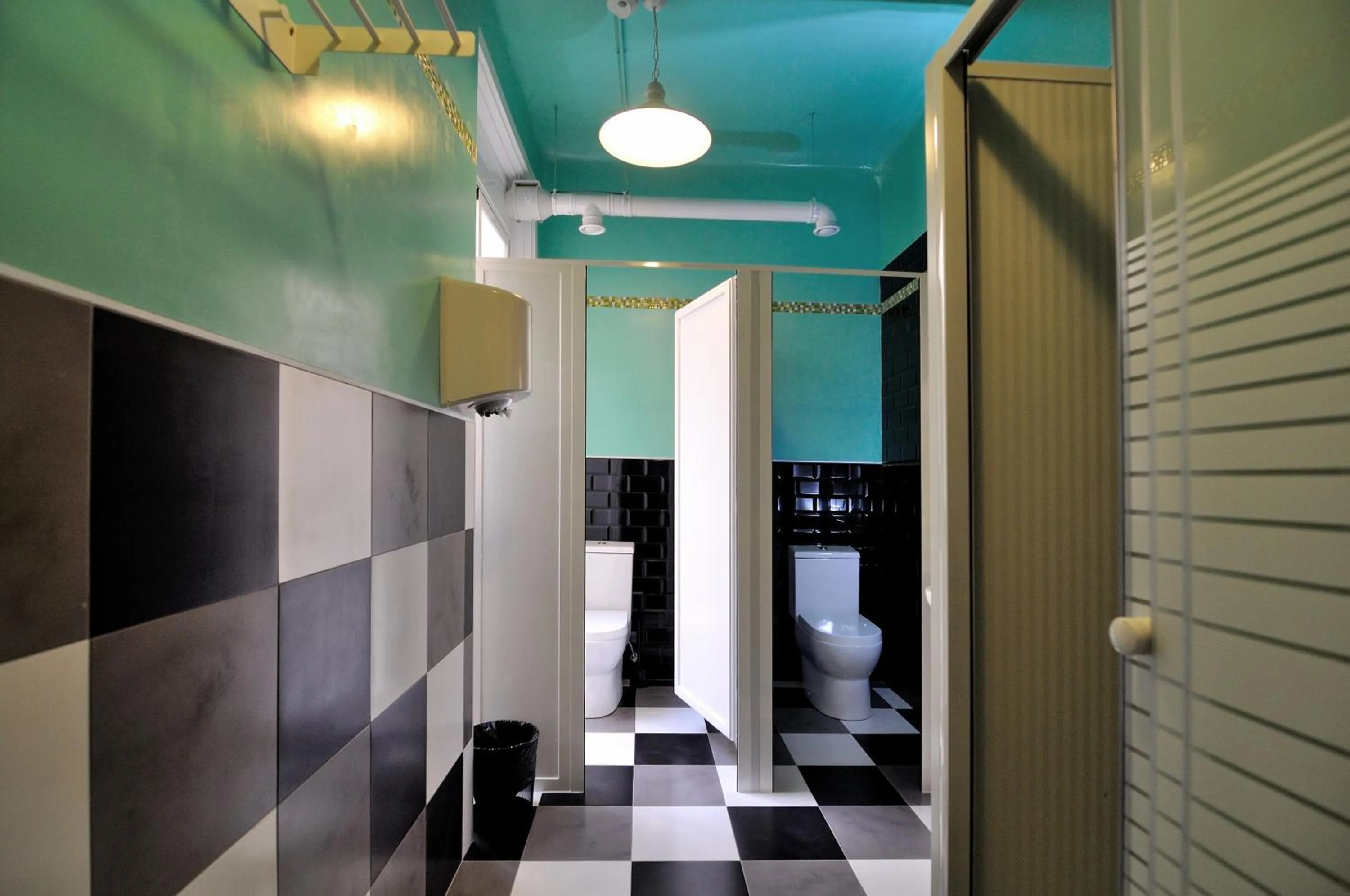 Bathroom in Far Home Plaza Mayor