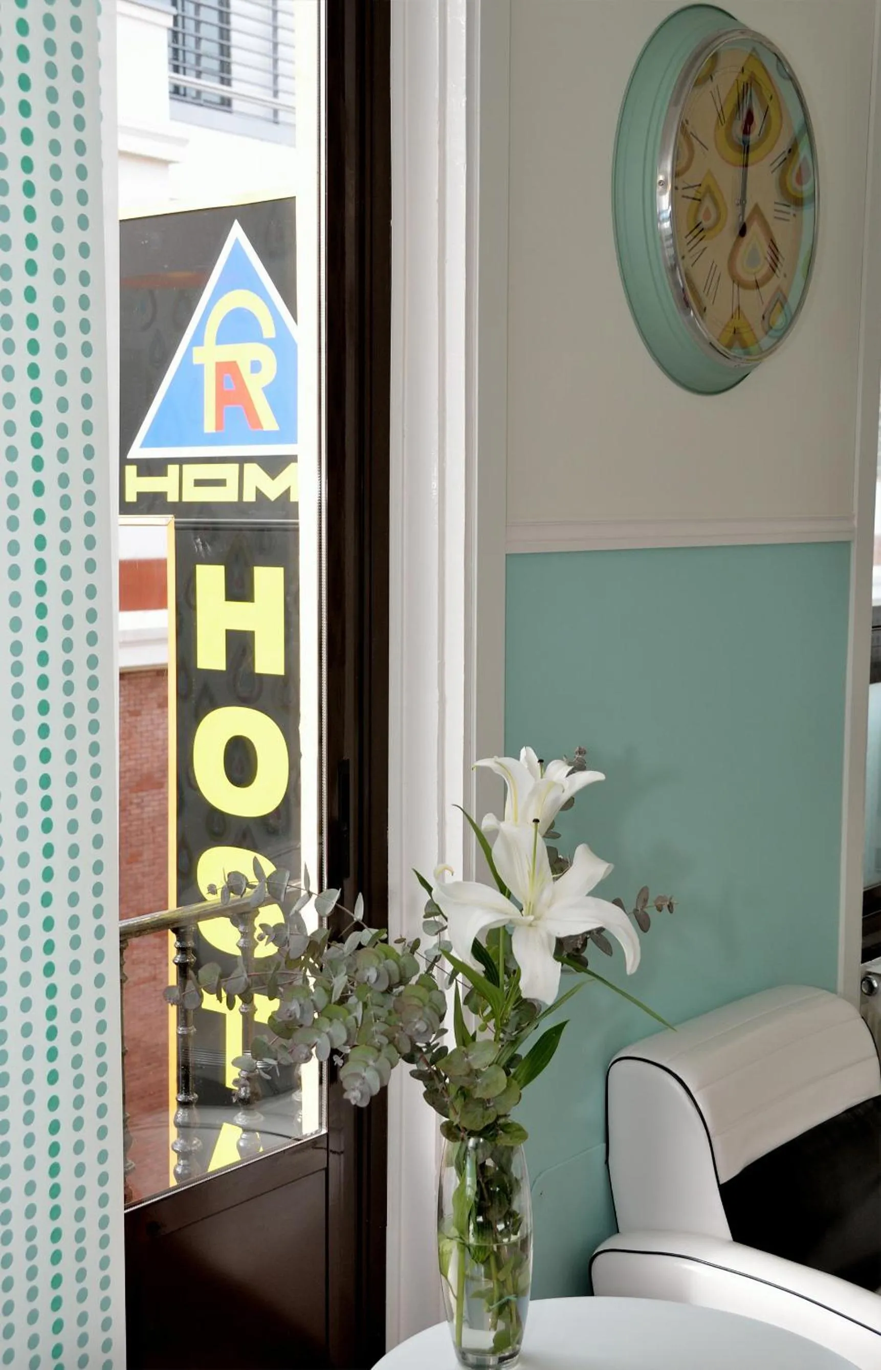 Facade/entrance in Far Home Plaza Mayor