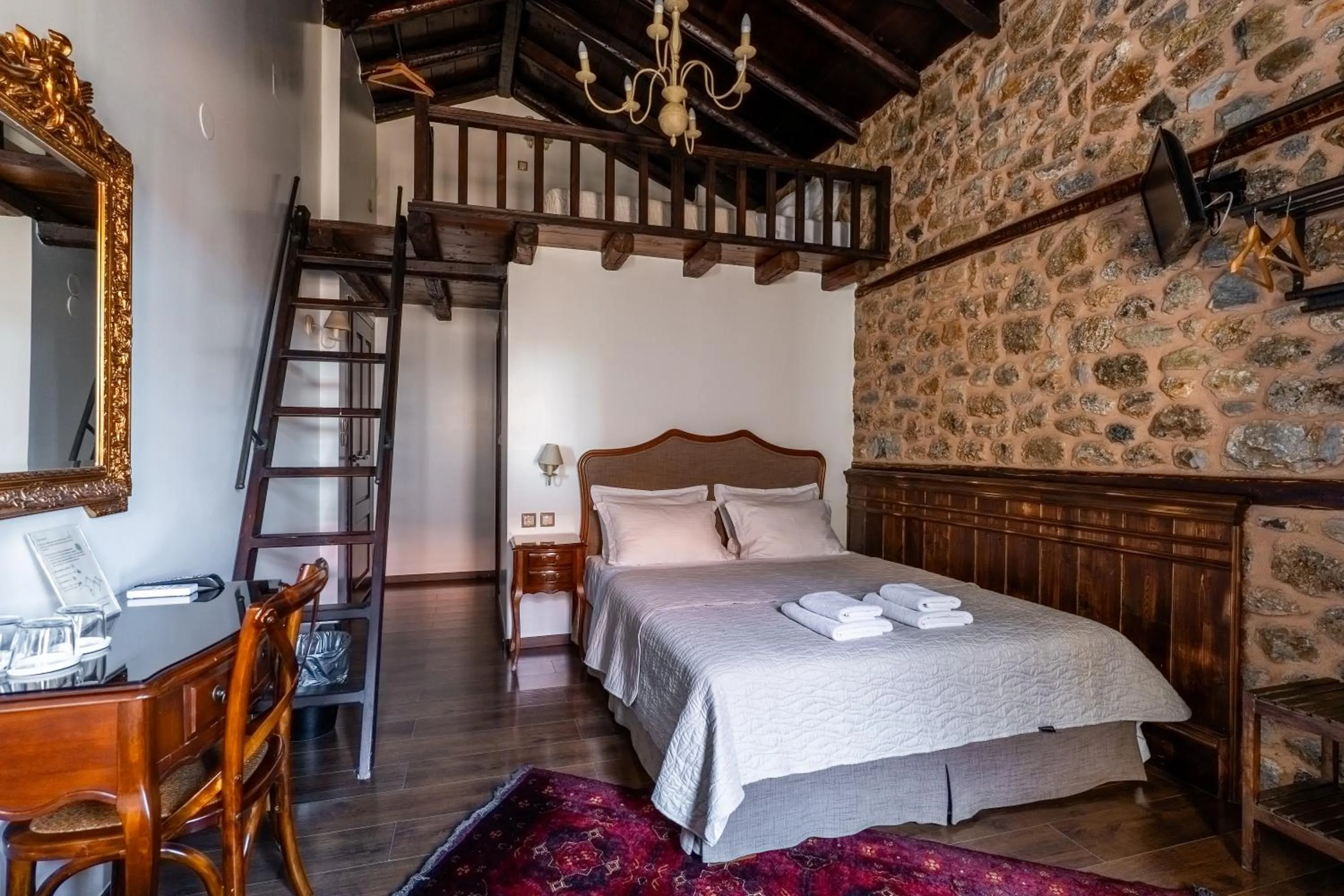 Photo of the whole room, Bed in Palio Litochoro The Countryside Lodge