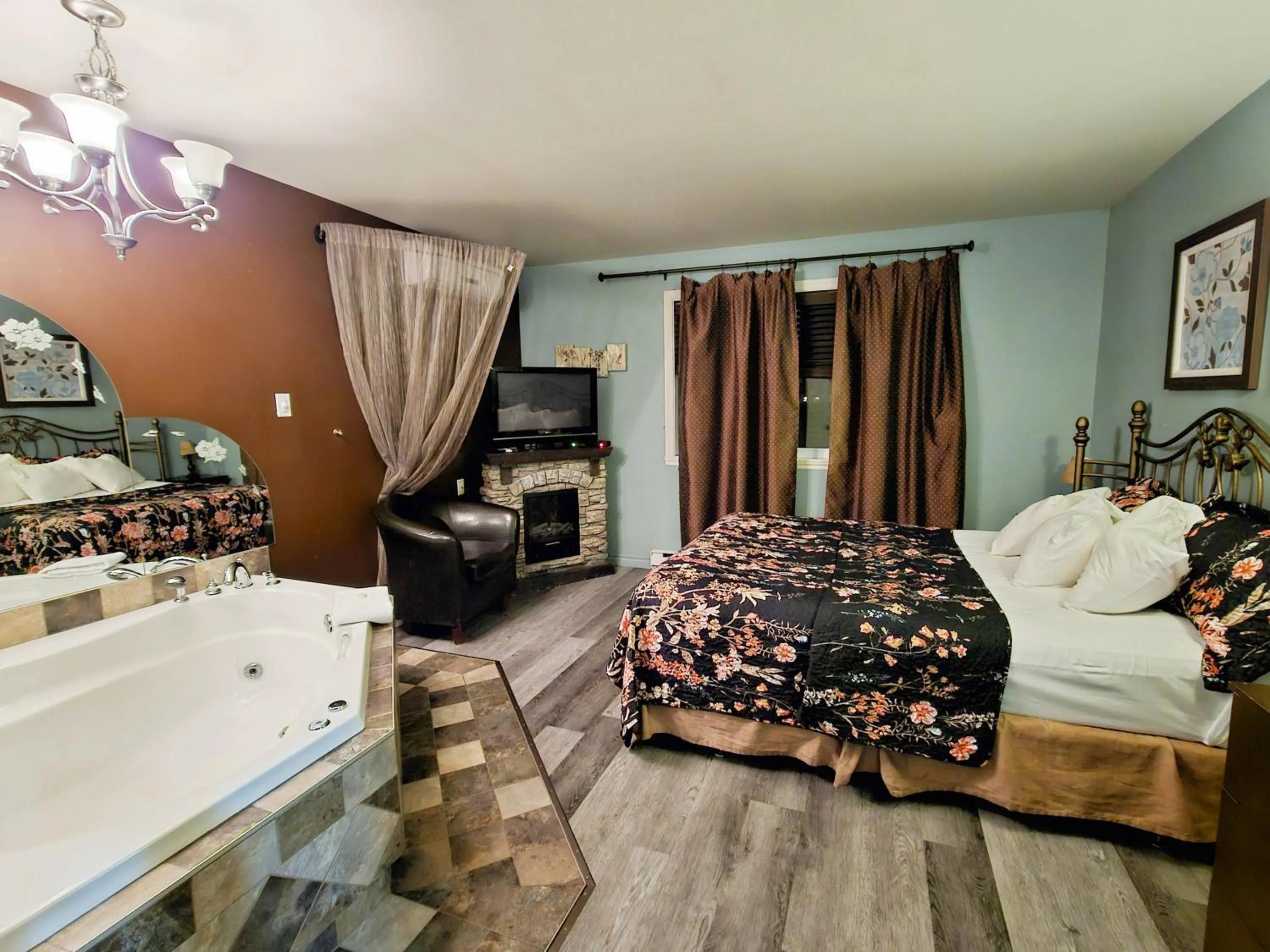 Bed in Hotel-Motel Drummond