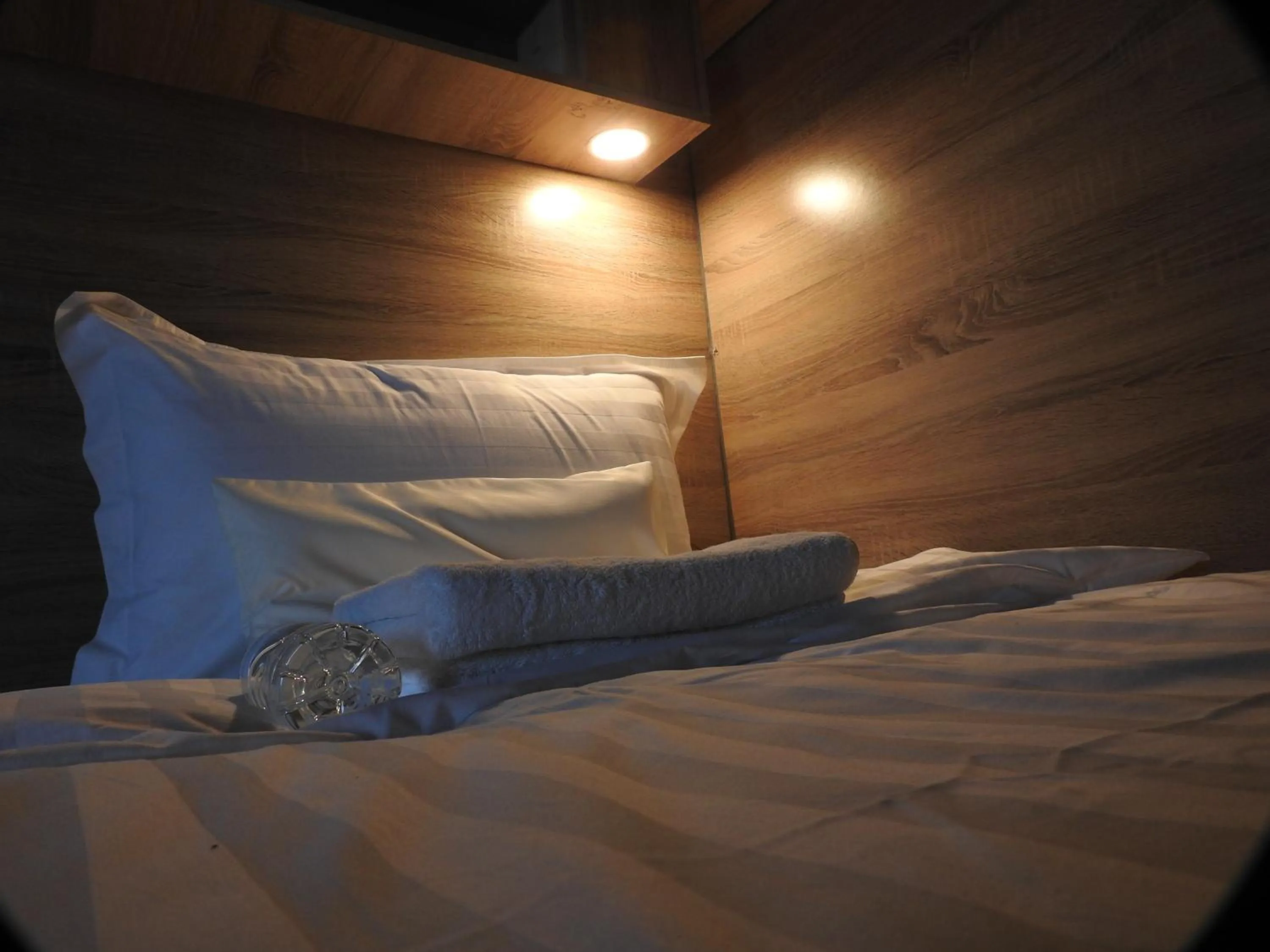 Bed in To Bed Poshtel