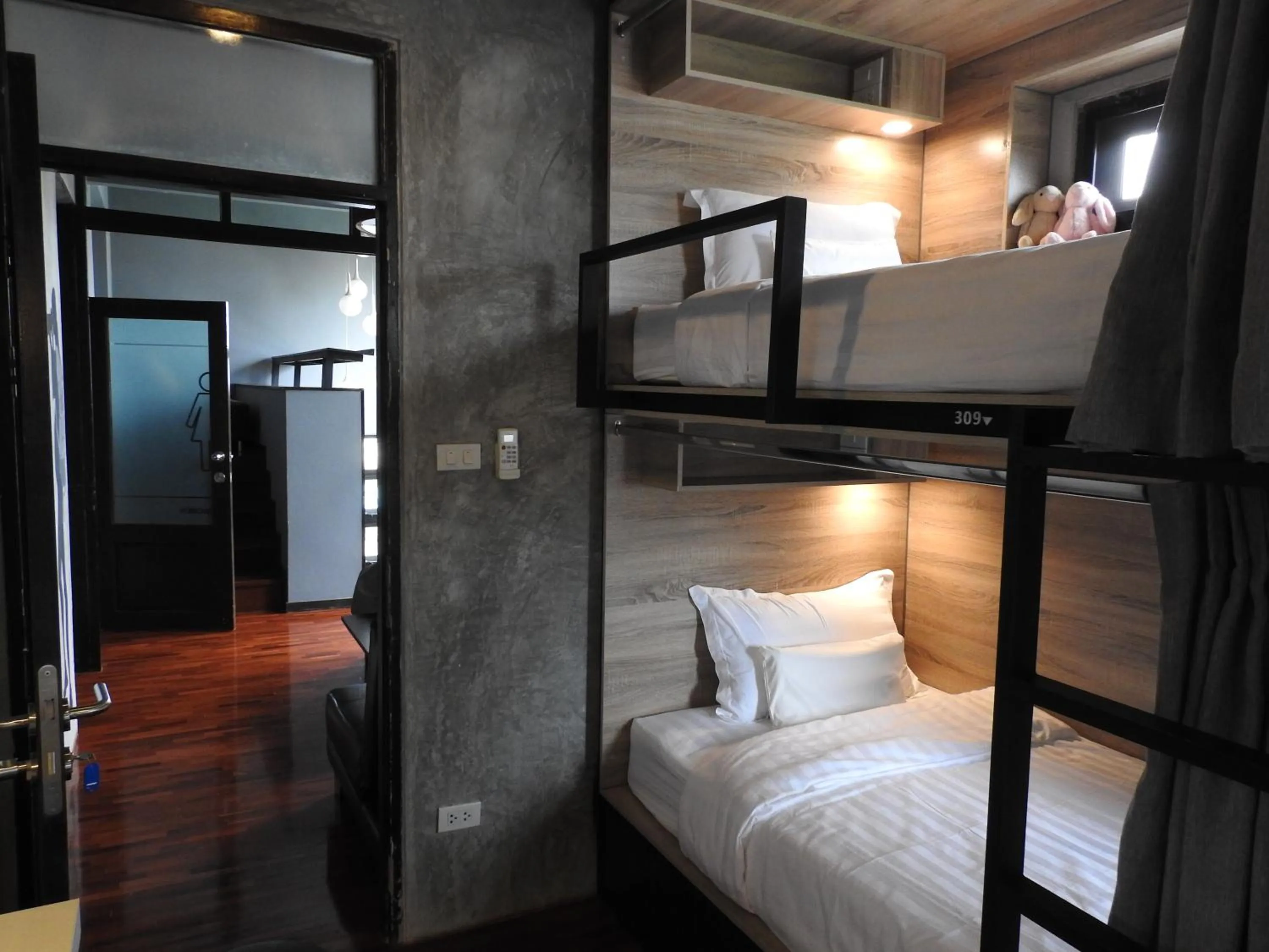 Bedroom, Bed in To Bed Poshtel