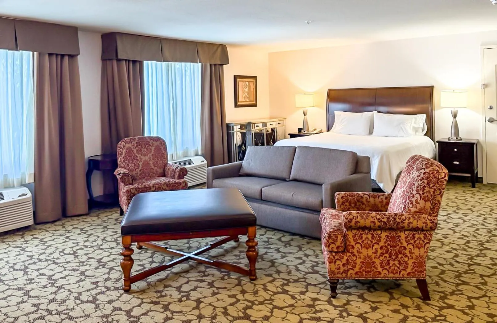 Bedroom, Bed in Hilton Garden Inn Gilroy
