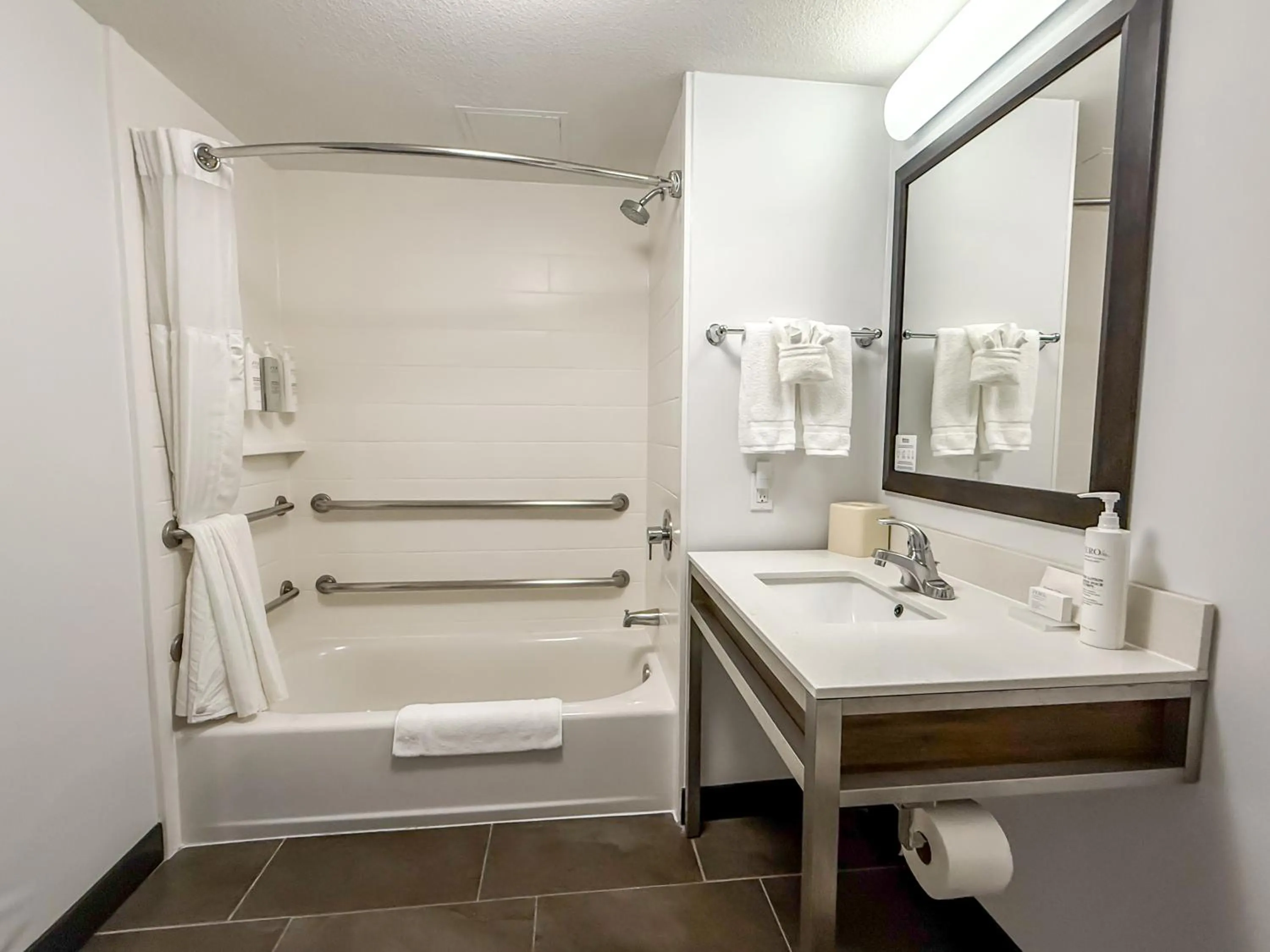 Bathroom in Hilton Garden Inn Gilroy