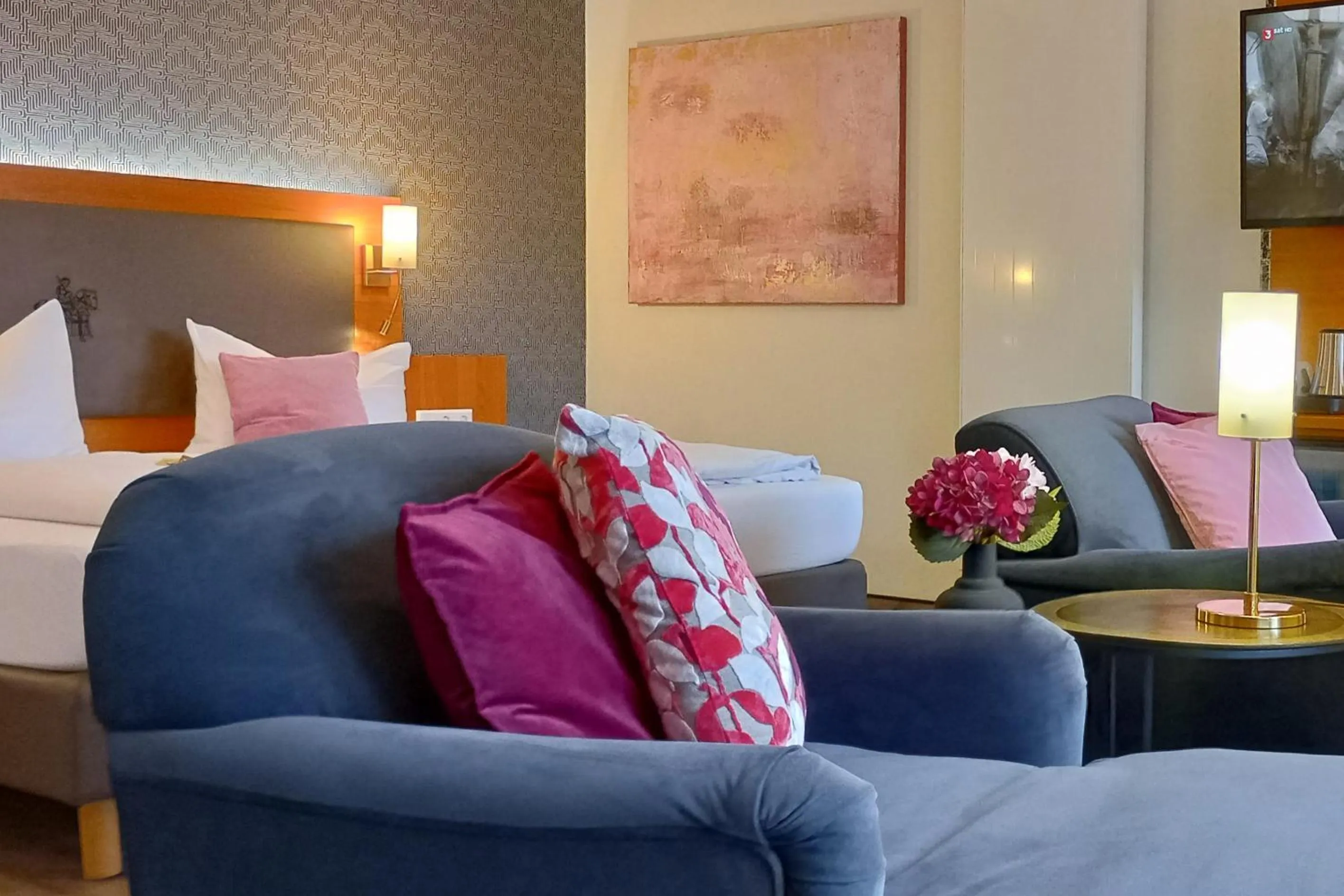 Photo of the whole room, Bed in Hotel Alexa