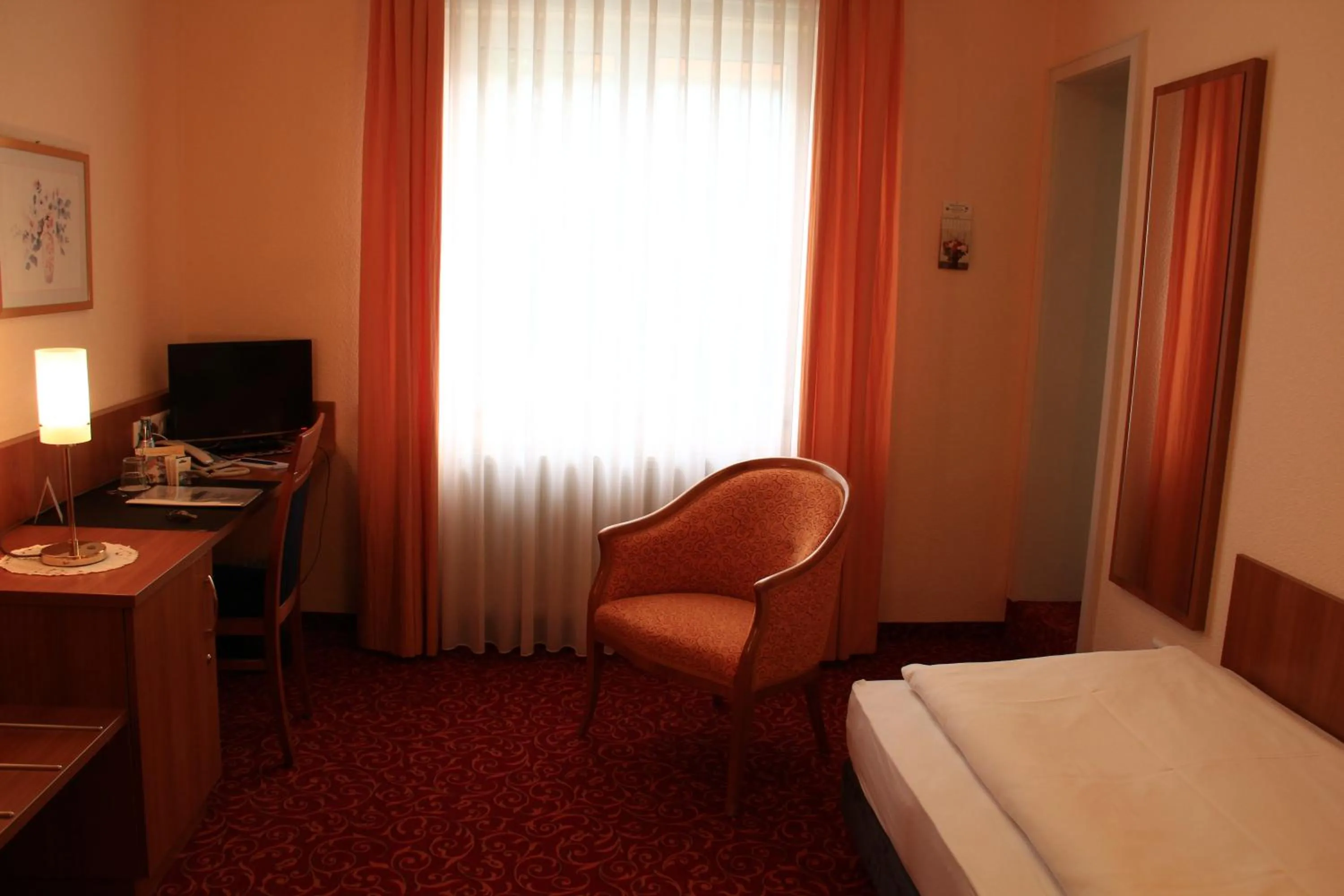 Photo of the whole room, Bed in Hotel Alexa