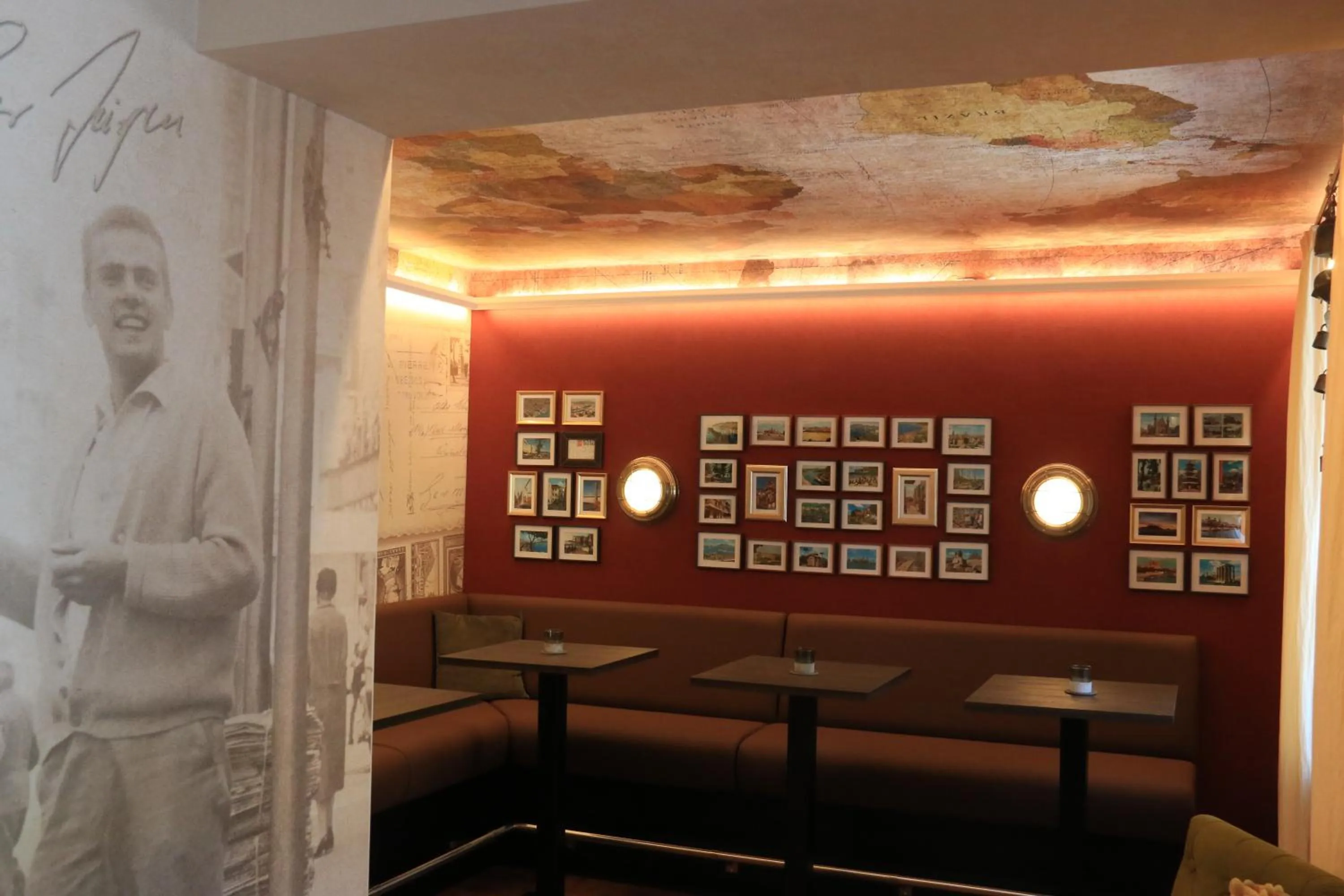 Lounge or bar in Hotel Alexa