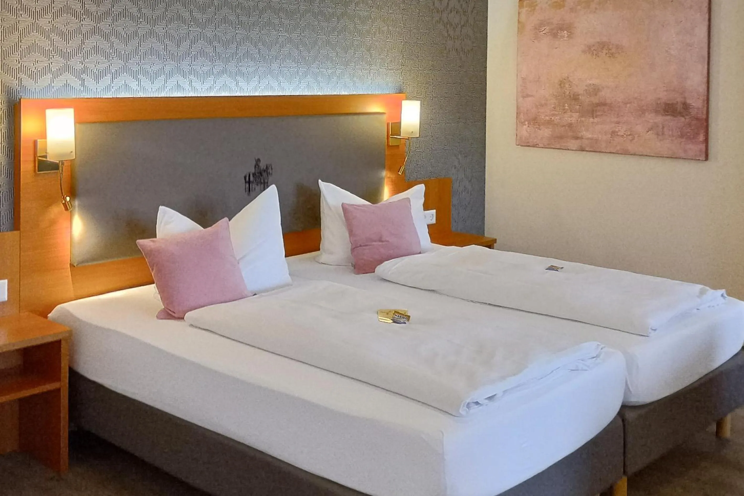 Photo of the whole room, Bed in Hotel Alexa