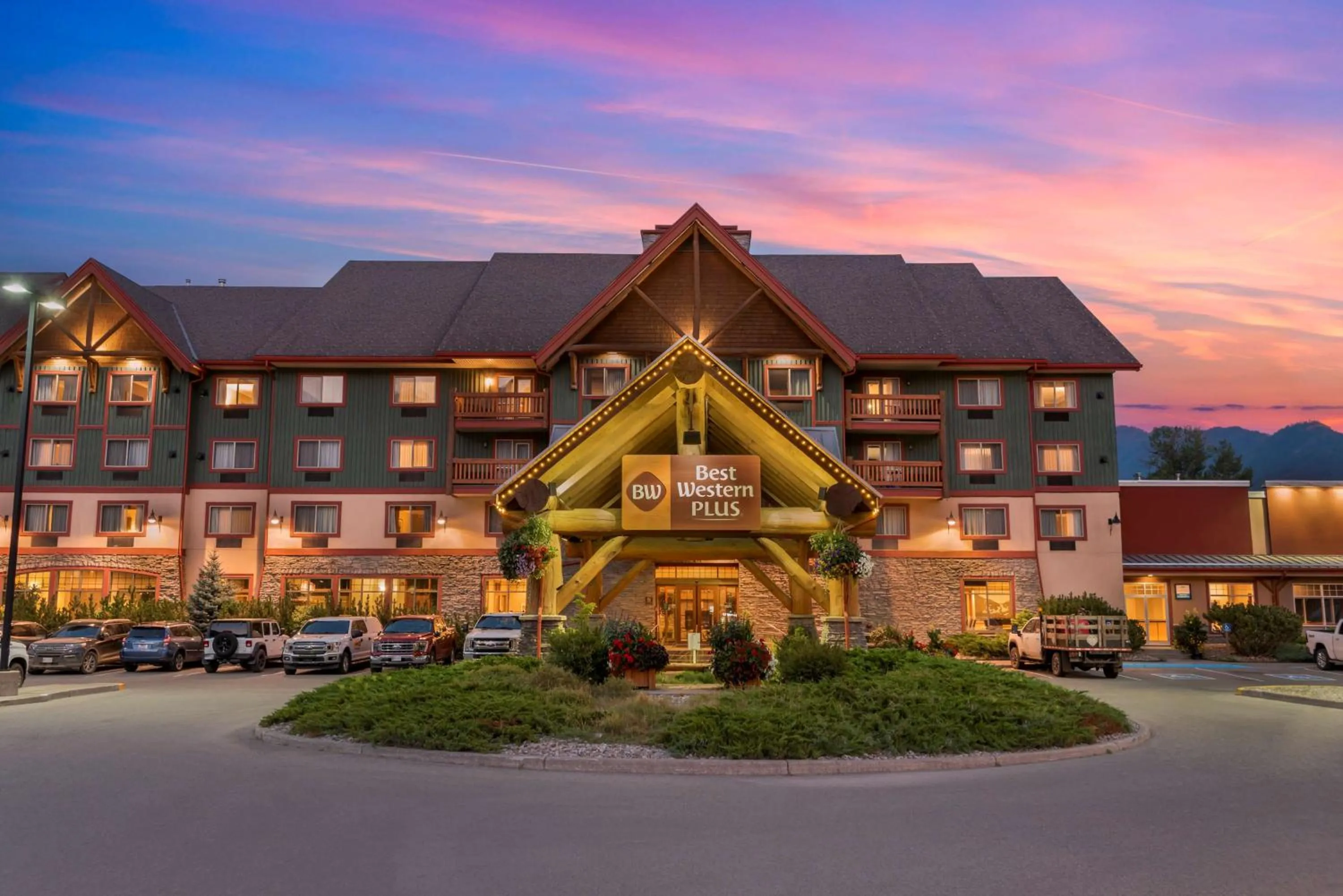 Property building in Best Western Plus Fernie Mountain Lodge