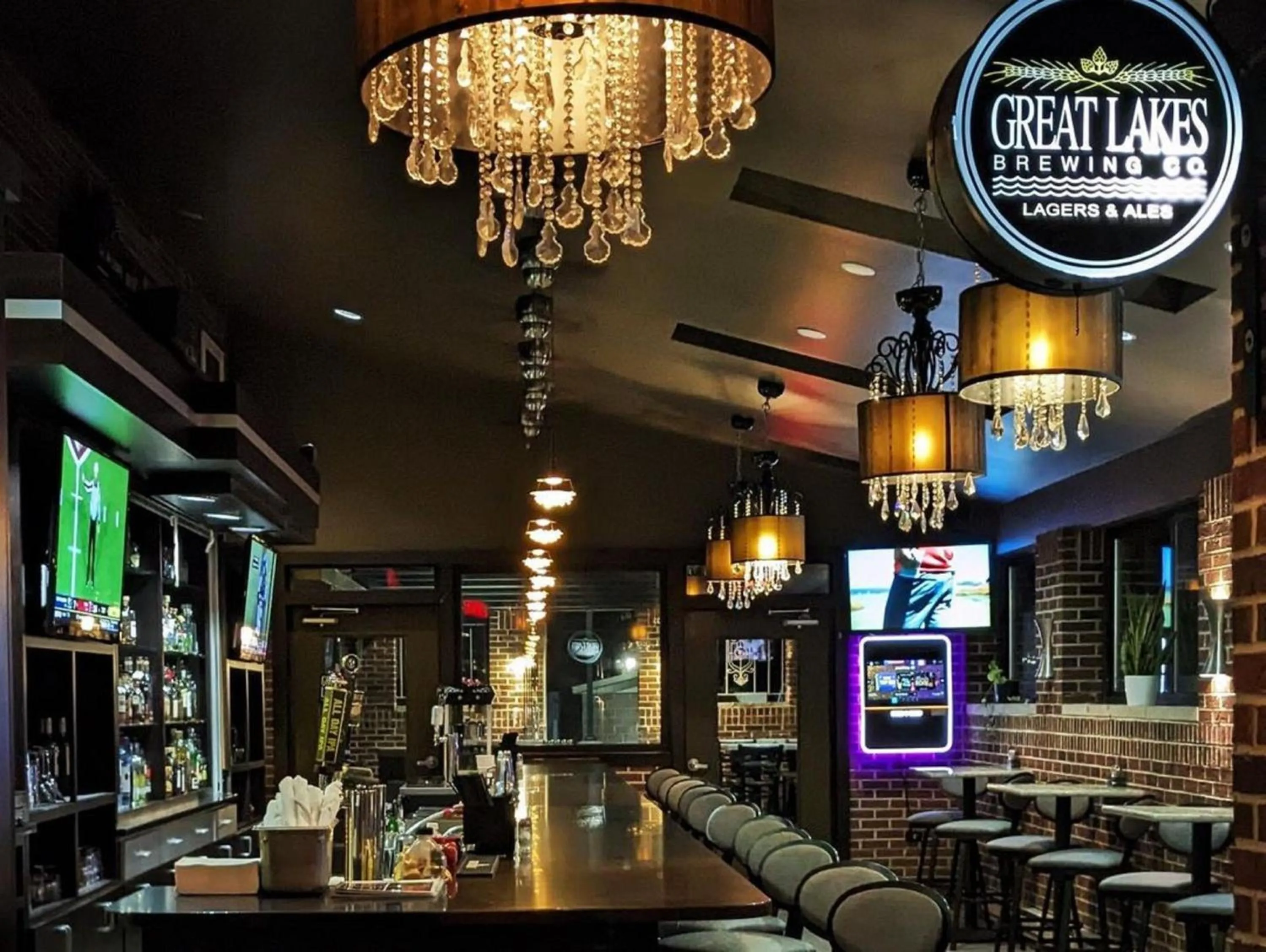 Lounge or bar in Holiday Inn Cleveland Northeast - Mentor by IHG