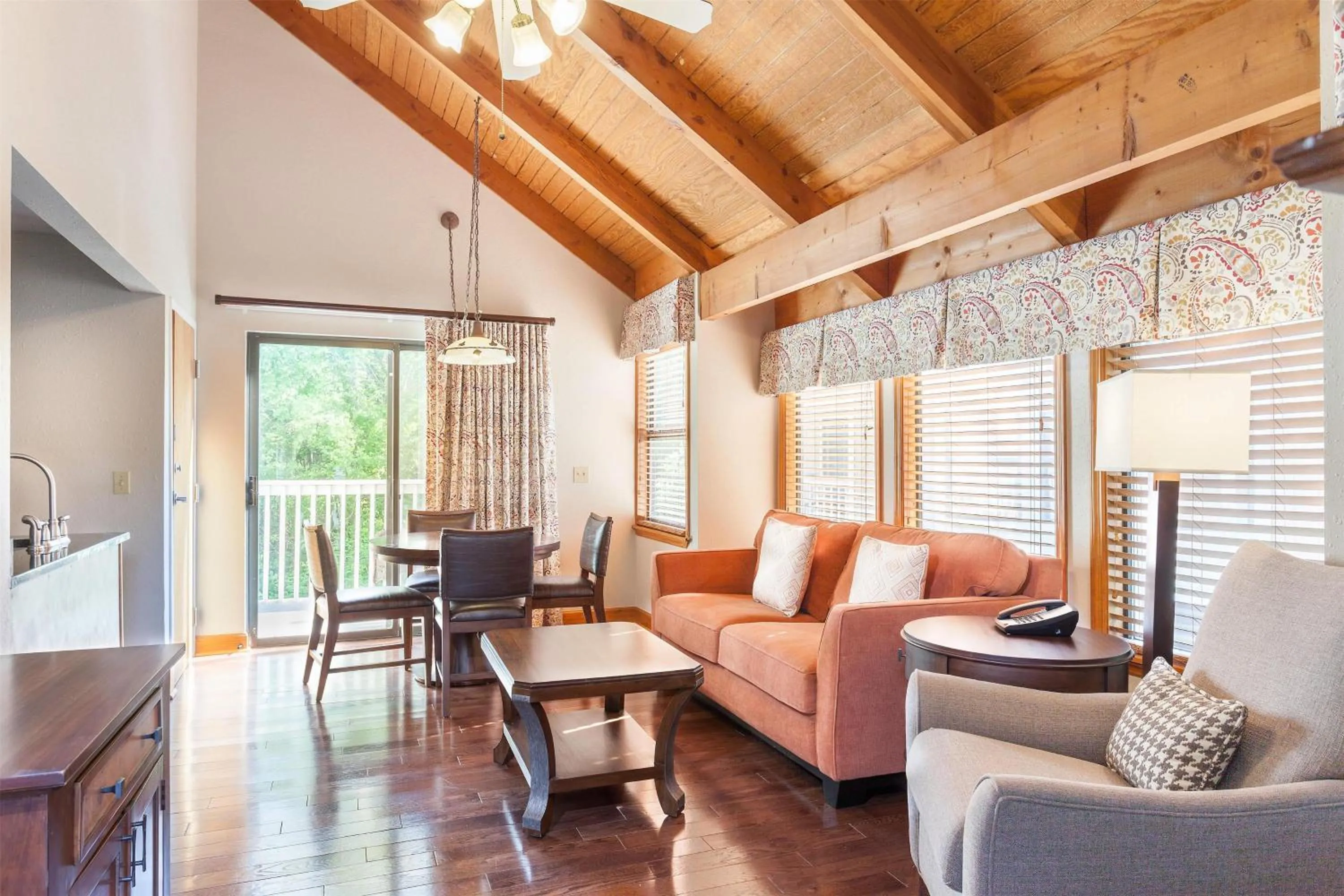 Living room in Hilton Vacation Club MountainLoft Gatlinburg