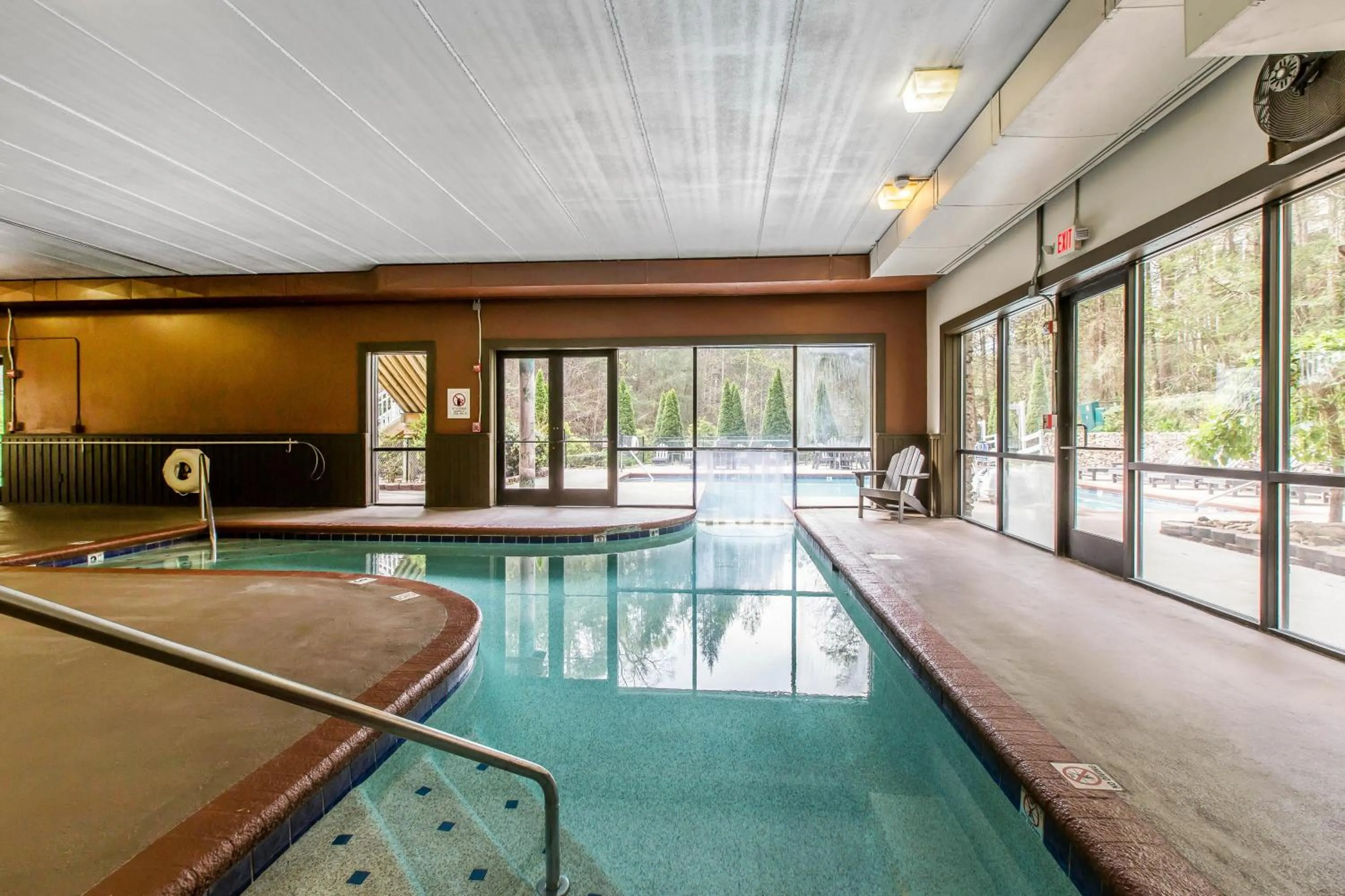 Pool view in Hilton Vacation Club MountainLoft Gatlinburg