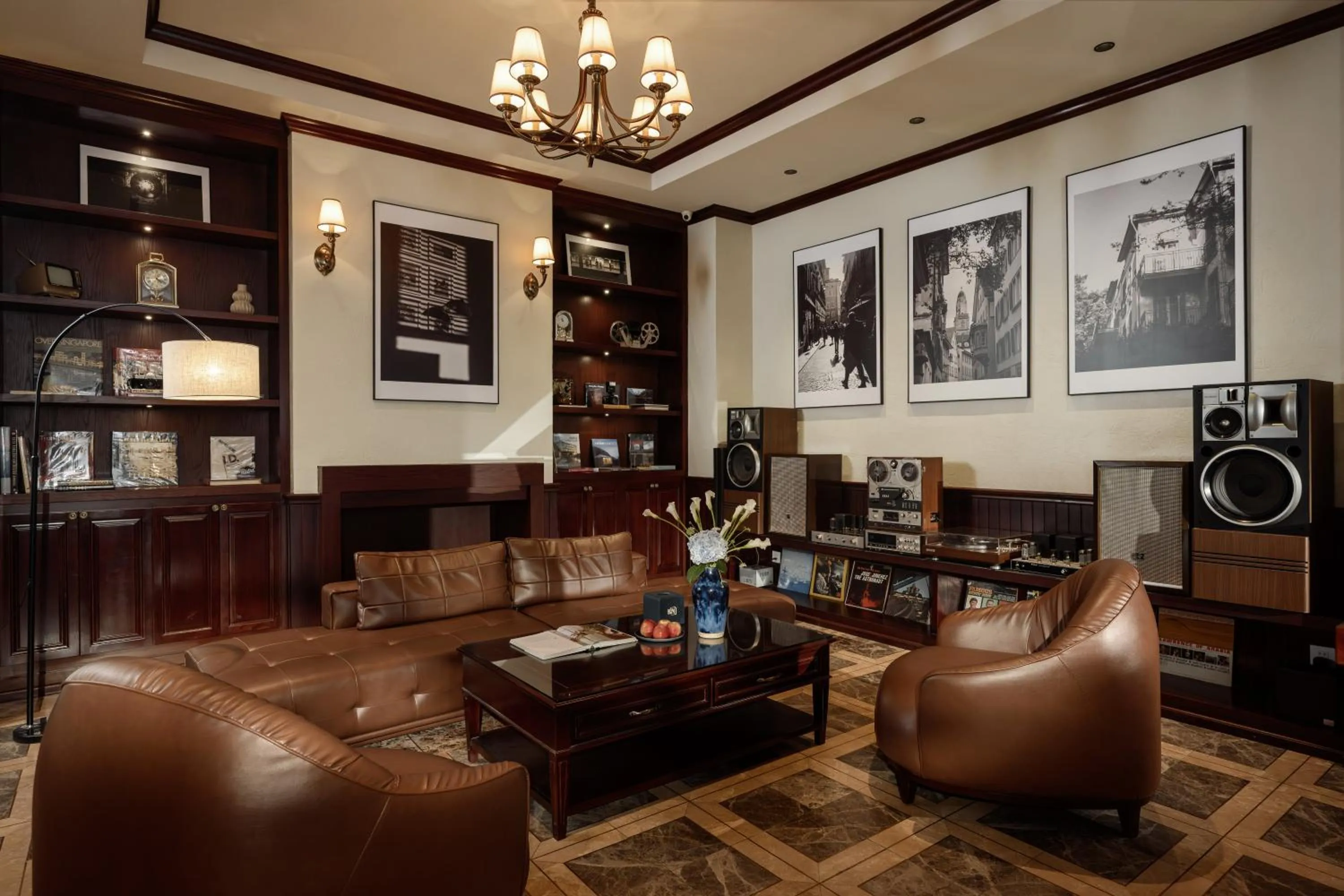 Lobby or reception in Me Gustas Central Hotel