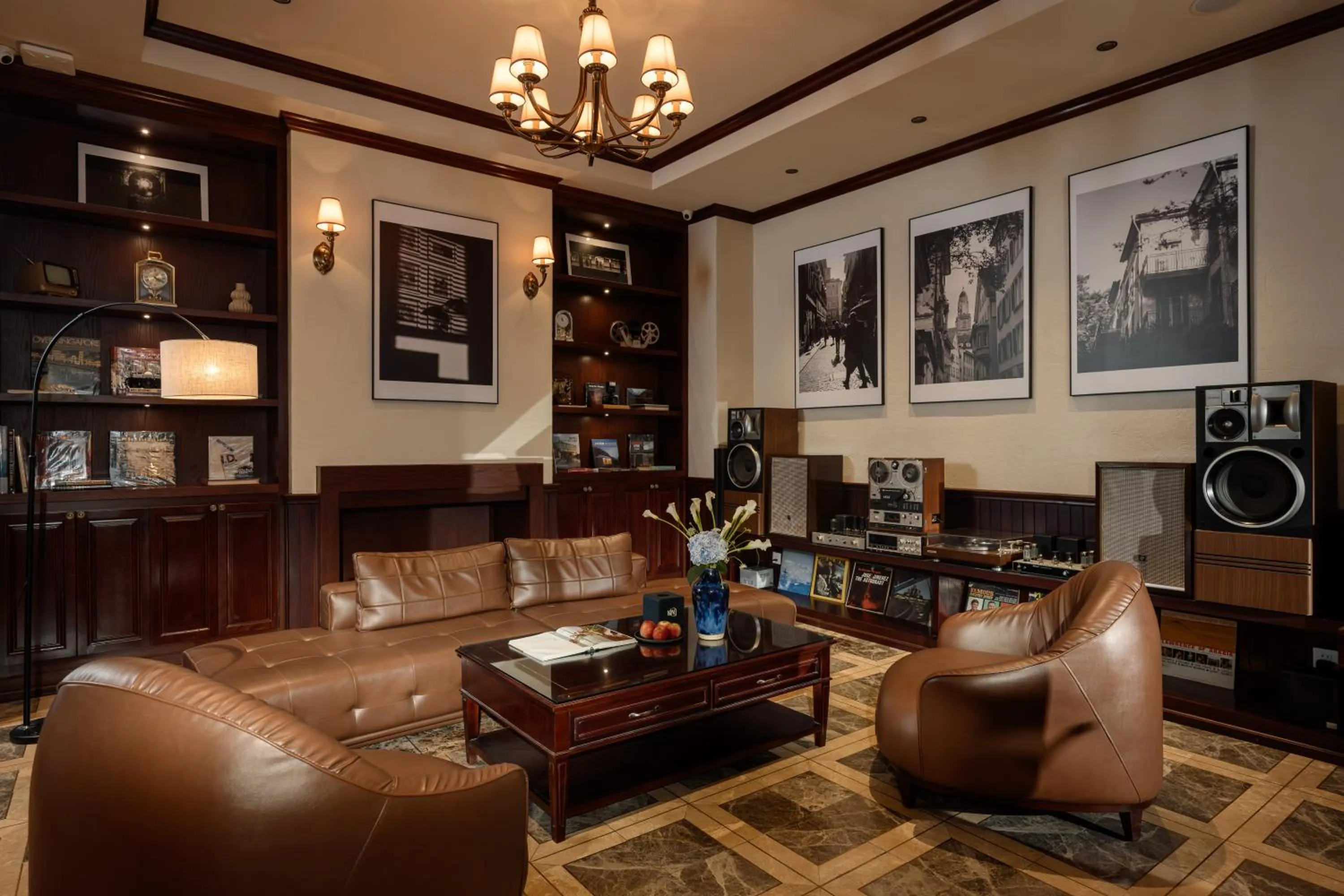 Lobby or reception in Me Gustas Central Hotel