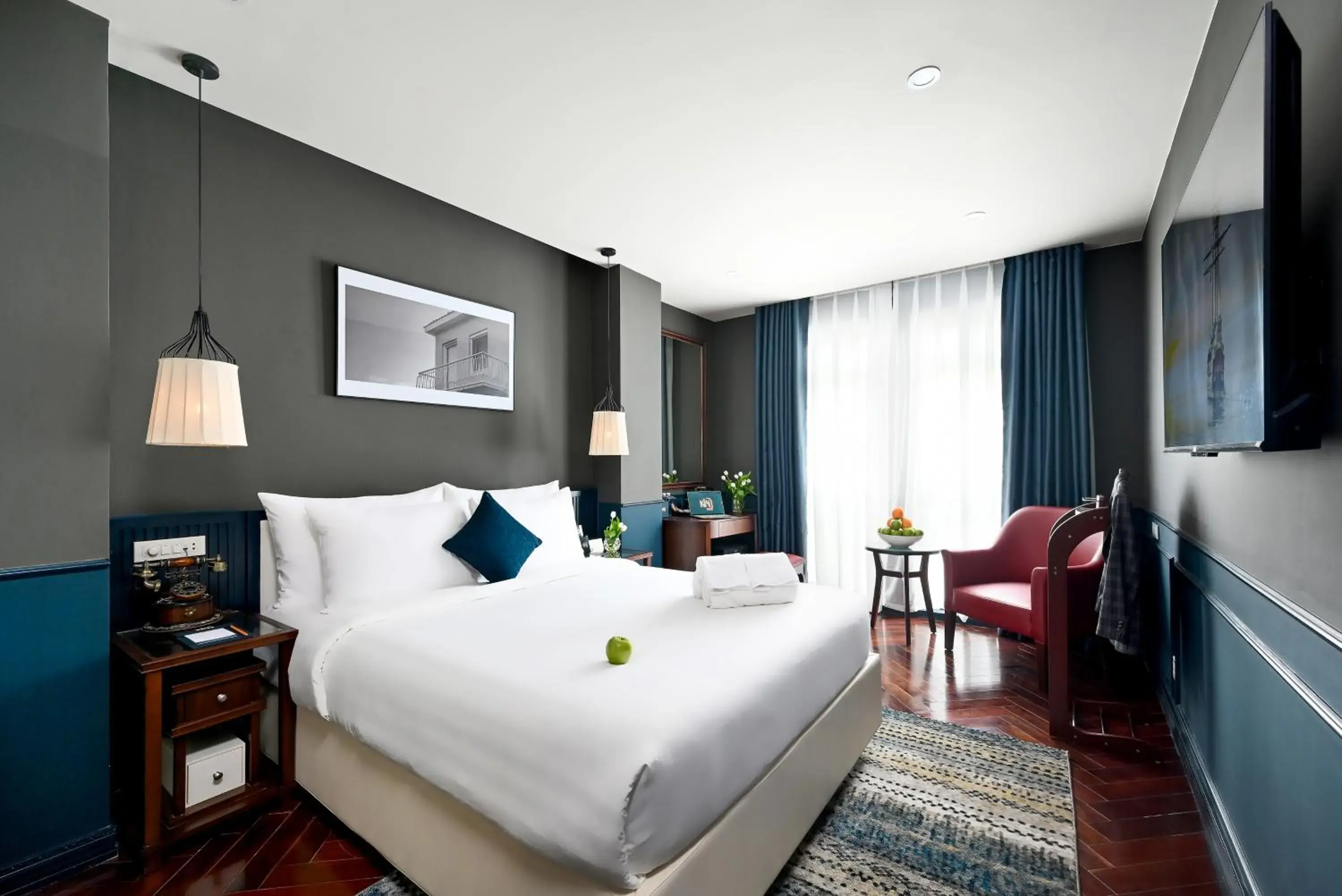 Premium City View Double in Me Gustas Central Hotel Premium City View Double in Me Gustas Central Hotel