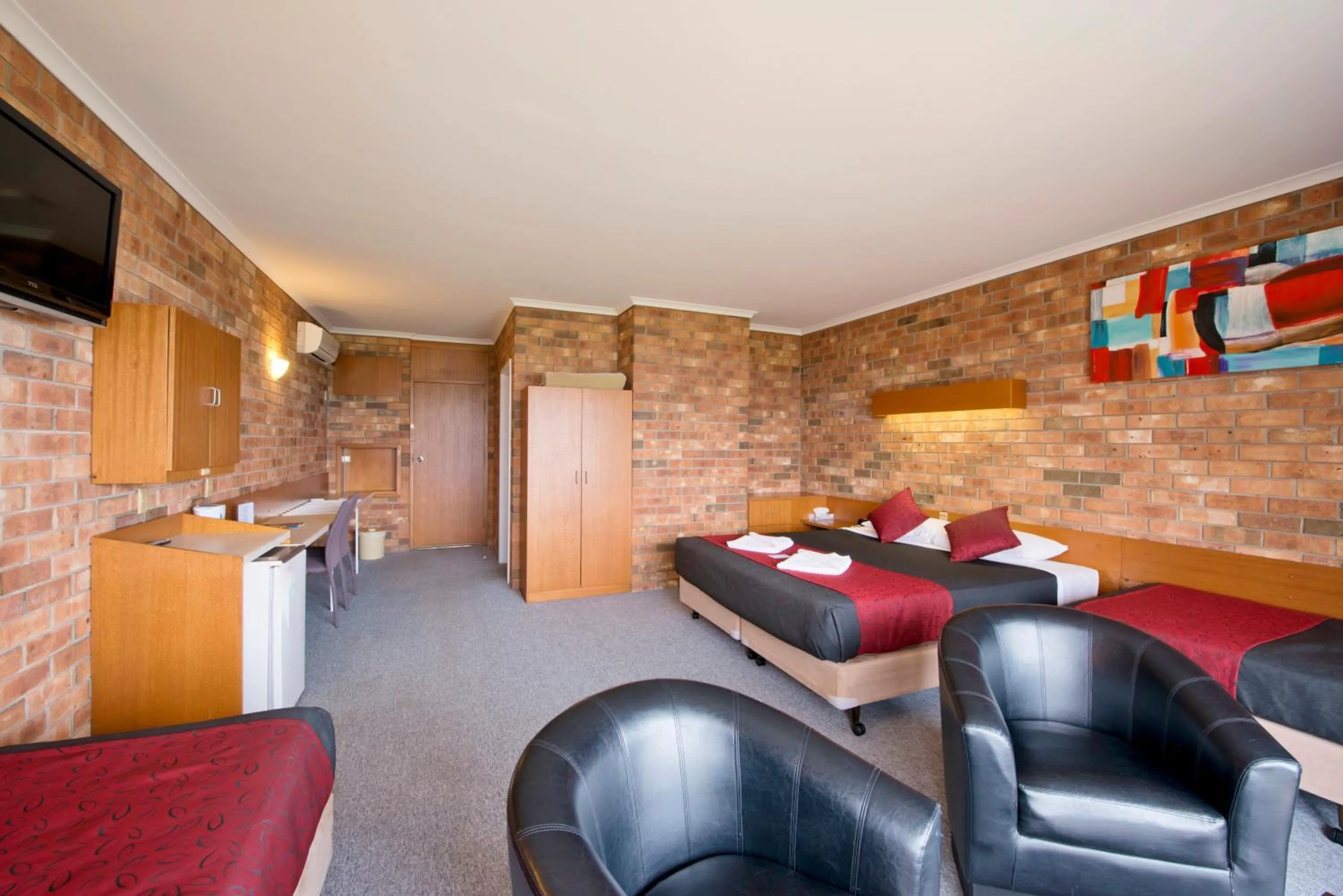 Photo of the whole room in Kangaroo Island Seaside Inn