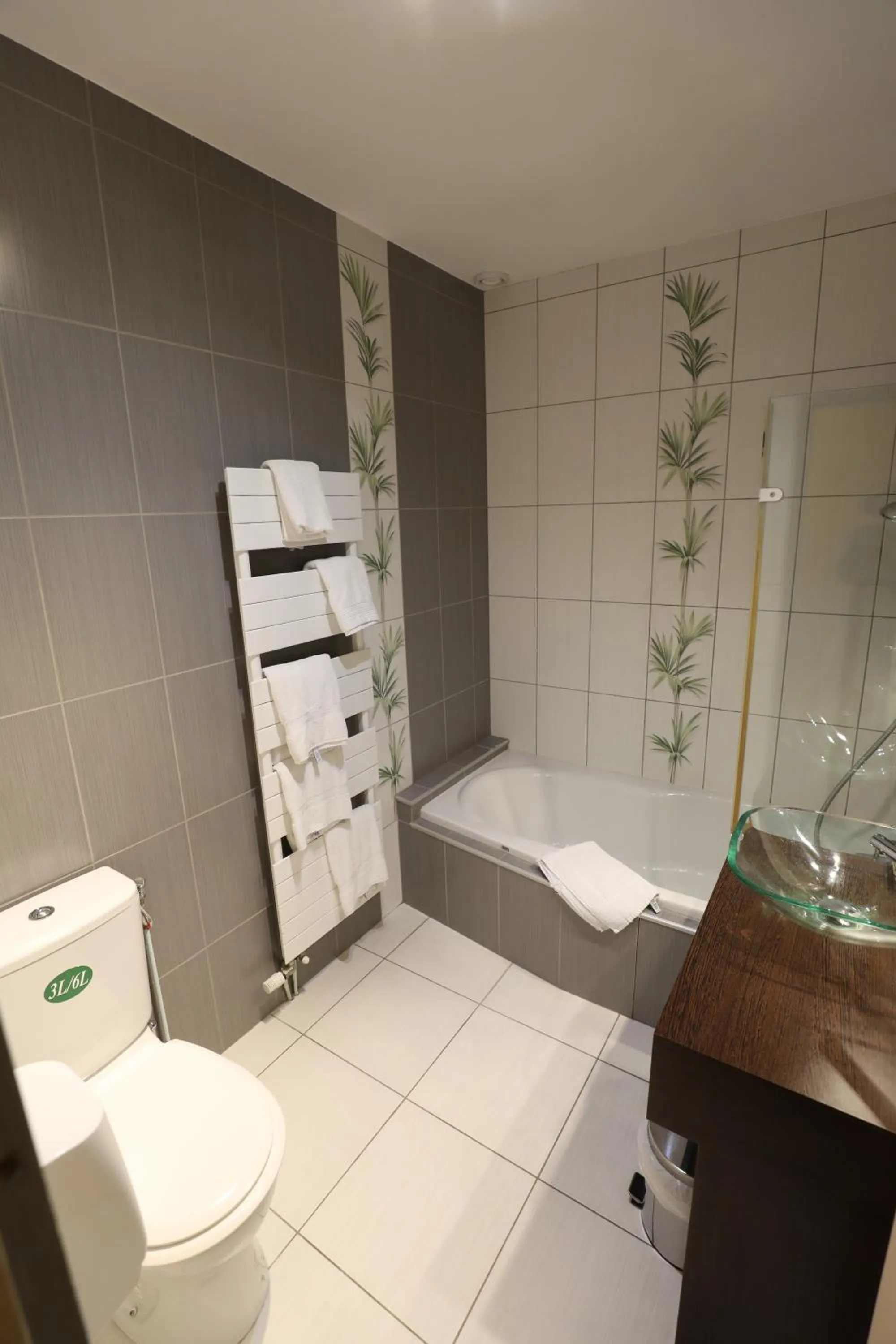 Bathroom in Logis Le Bourguignon