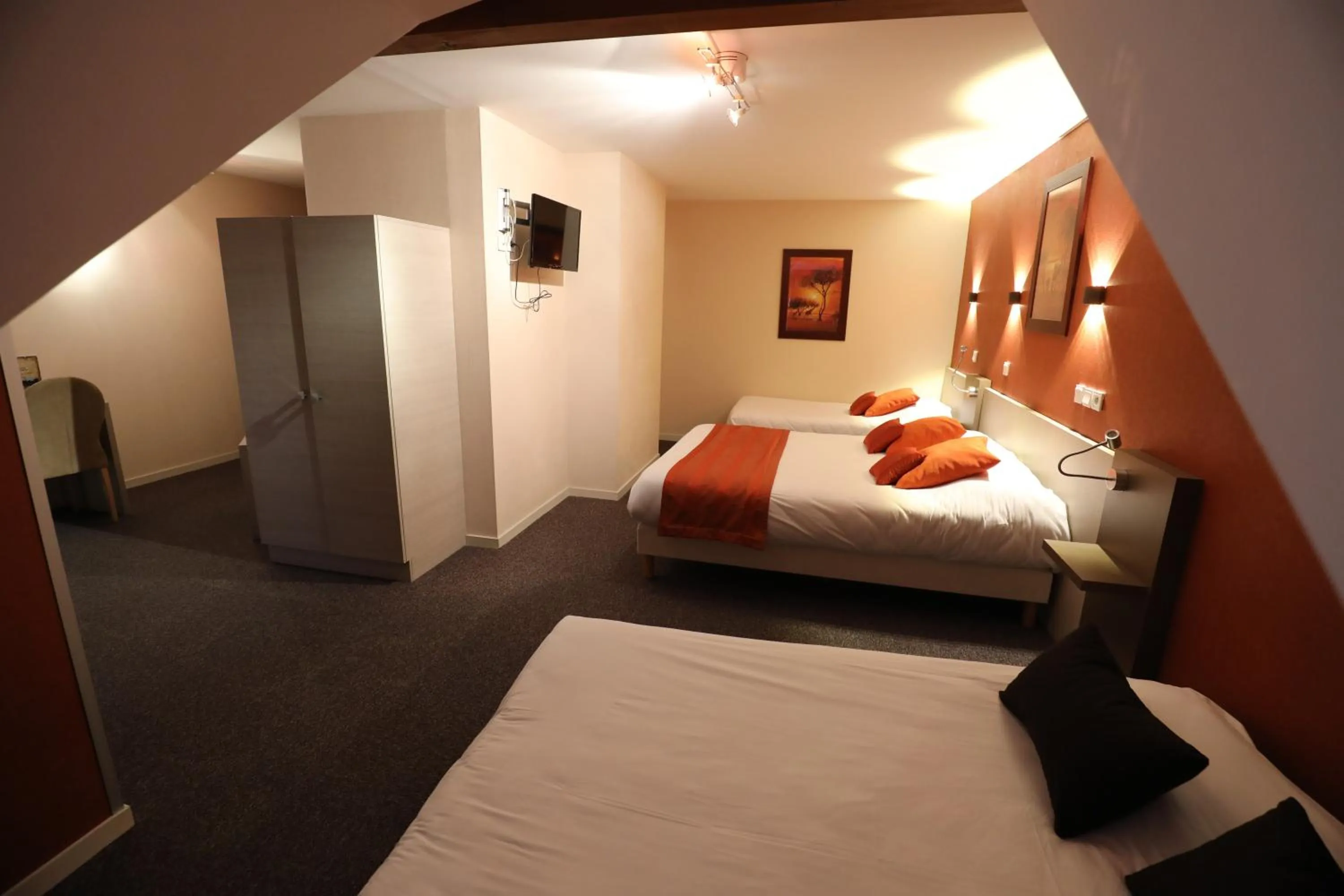 Bedroom, Bed in Logis Le Bourguignon