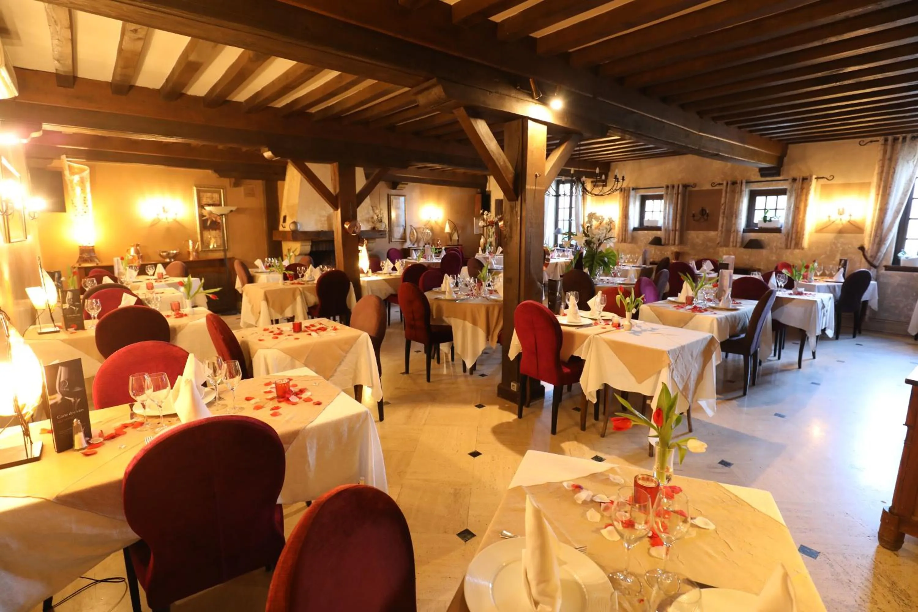 Restaurant/places to eat in Logis Le Bourguignon
