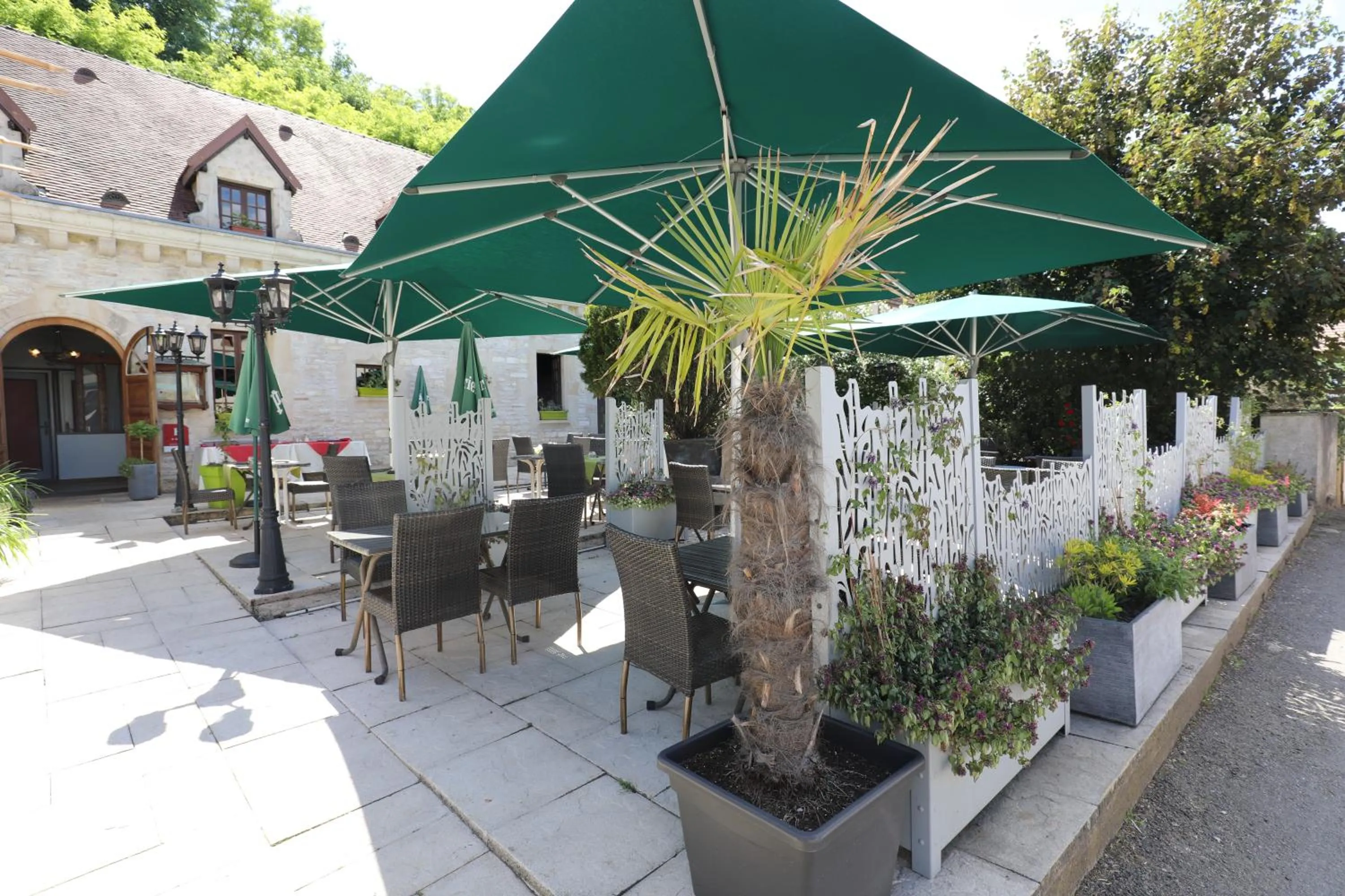 Patio in Logis Le Bourguignon