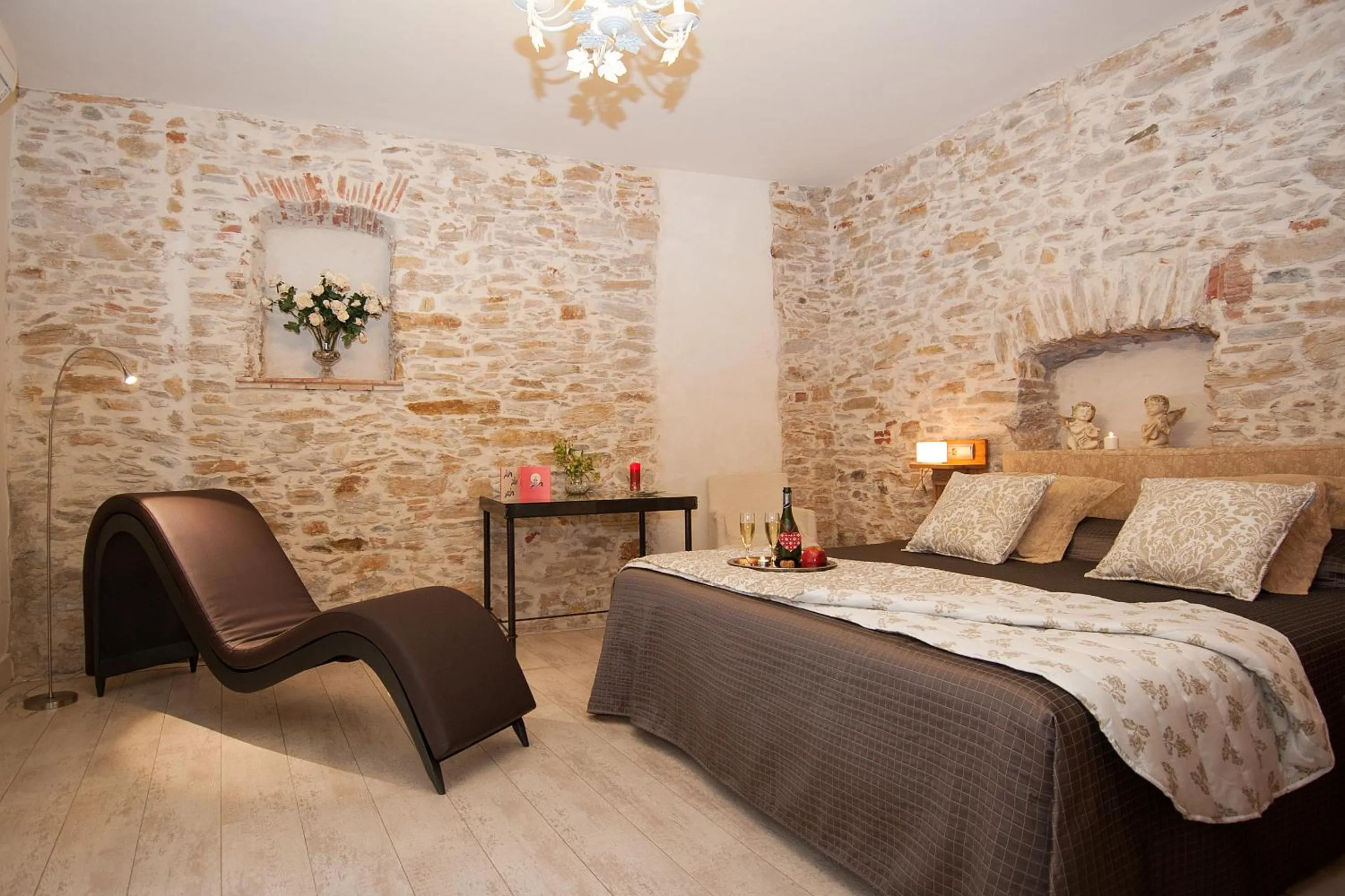 Bedroom, Bed in Hotel-Spa Classic Begur