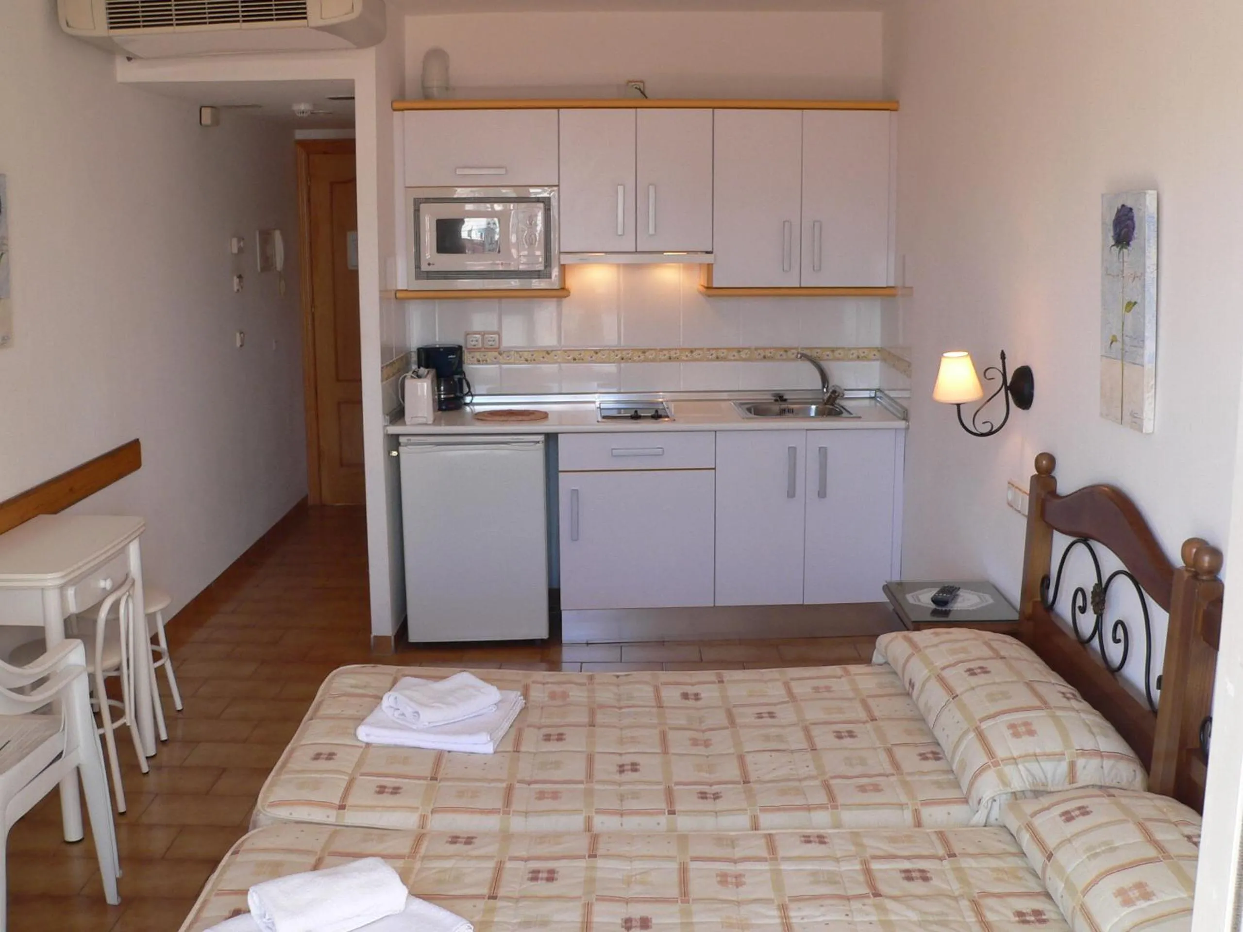 Bedroom, Bed in Apartamentos Casanova