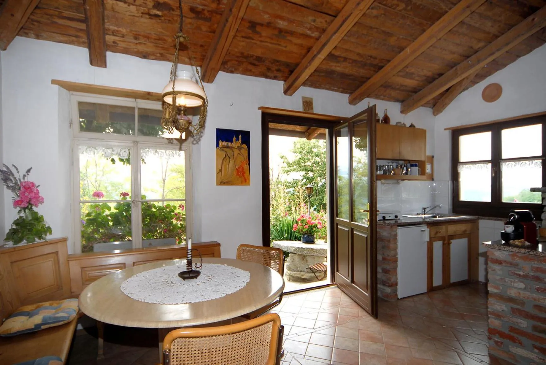 Communal kitchen in Agriturismo Sondrea